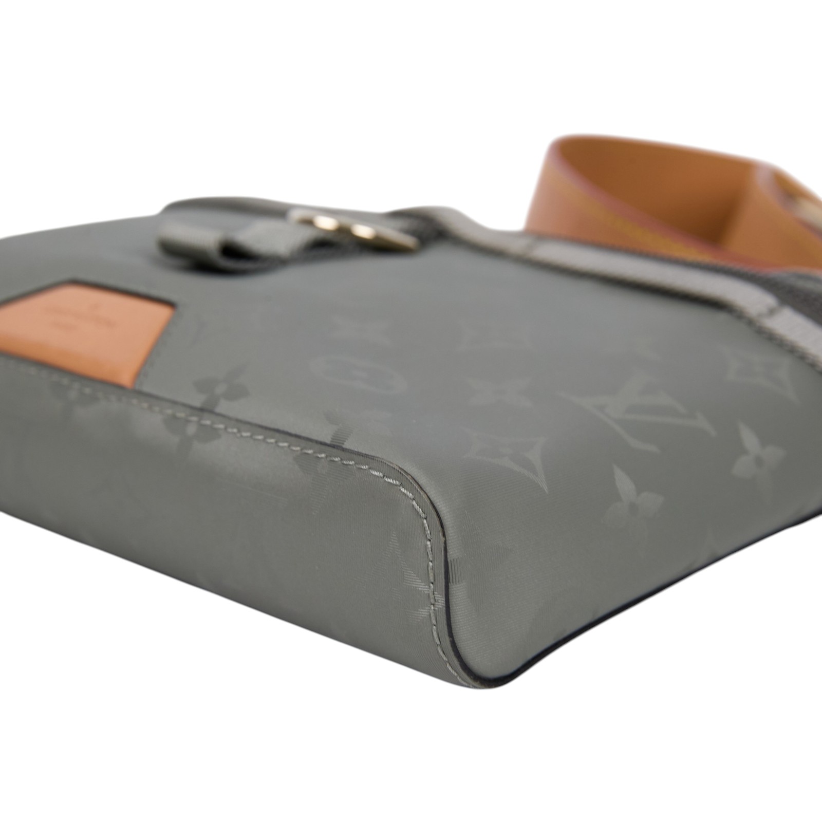 路易威登 LOUIS VUITTON Titanium Messenger PM 郵差包 斜背包 肩背包 M43889  防塵袋