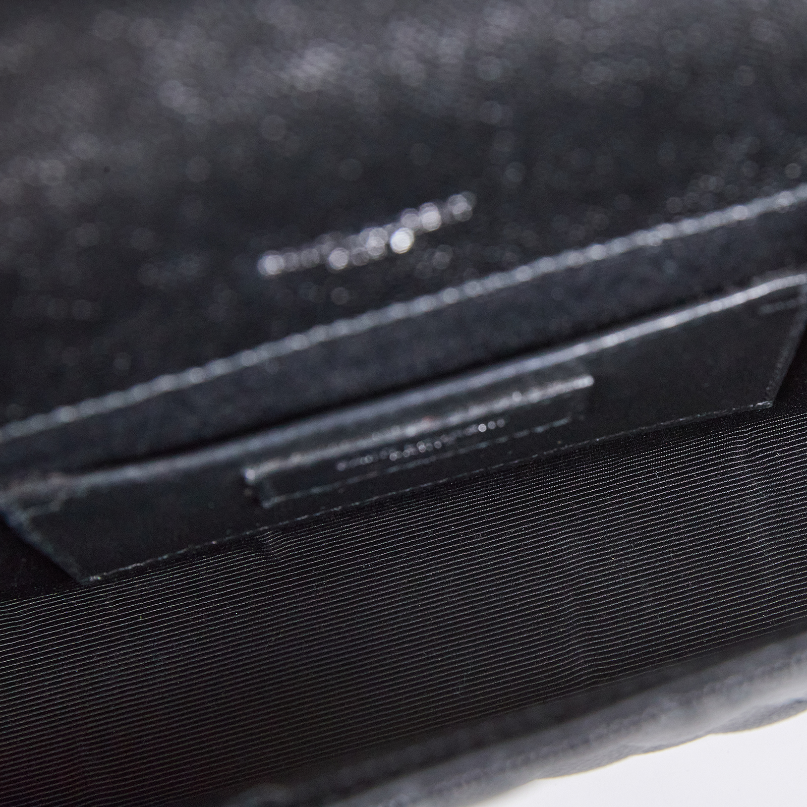 聖羅蘭 YSL SAINT LAURENT Envelope 粒面絎縫皮革 小型 信封袋 銀色五金 600195BOW92 黑銀ENVELOPE鍊條包 無附屬品