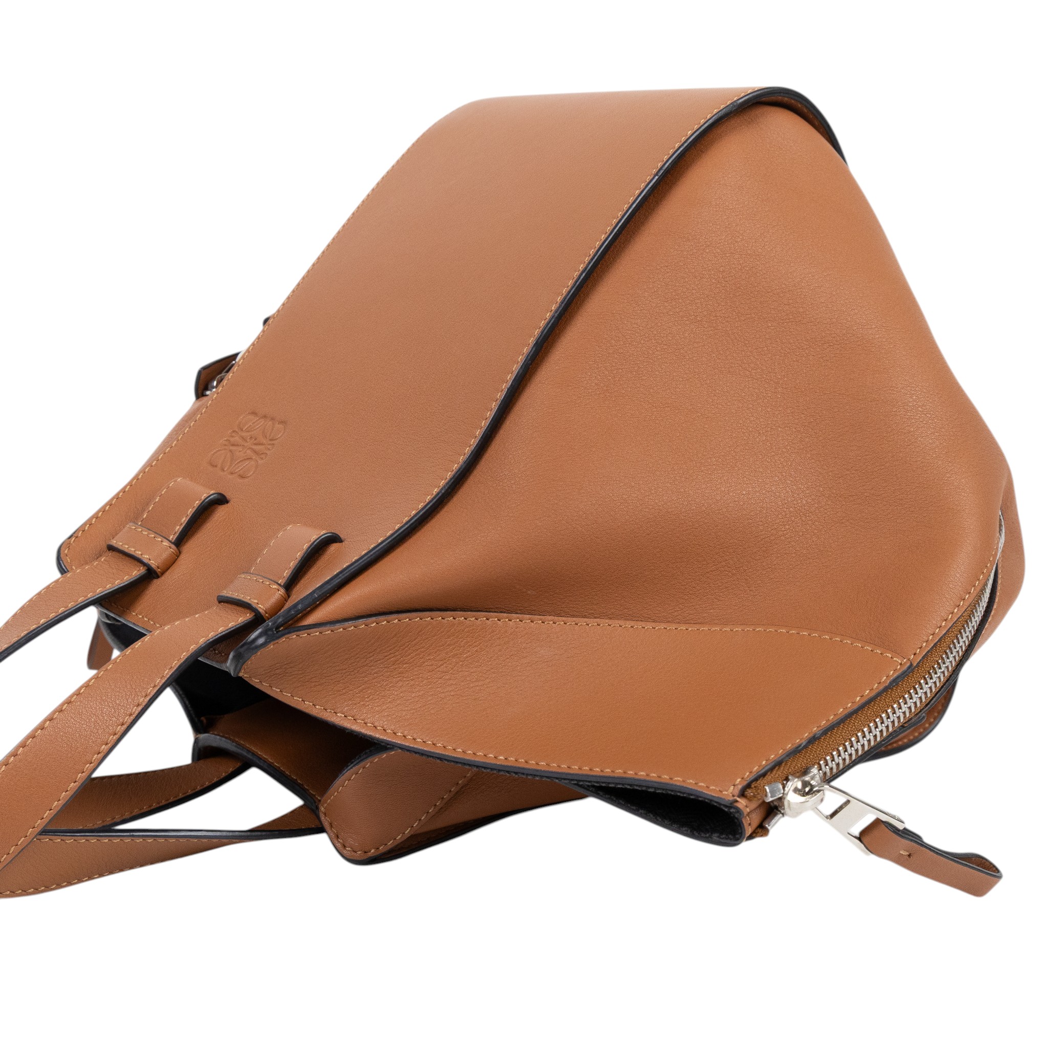 羅意威 LOEWE Hammock 手提包 小型 經典小牛皮  387.30.S35 焦糖HAMMOCK SMALL 背帶