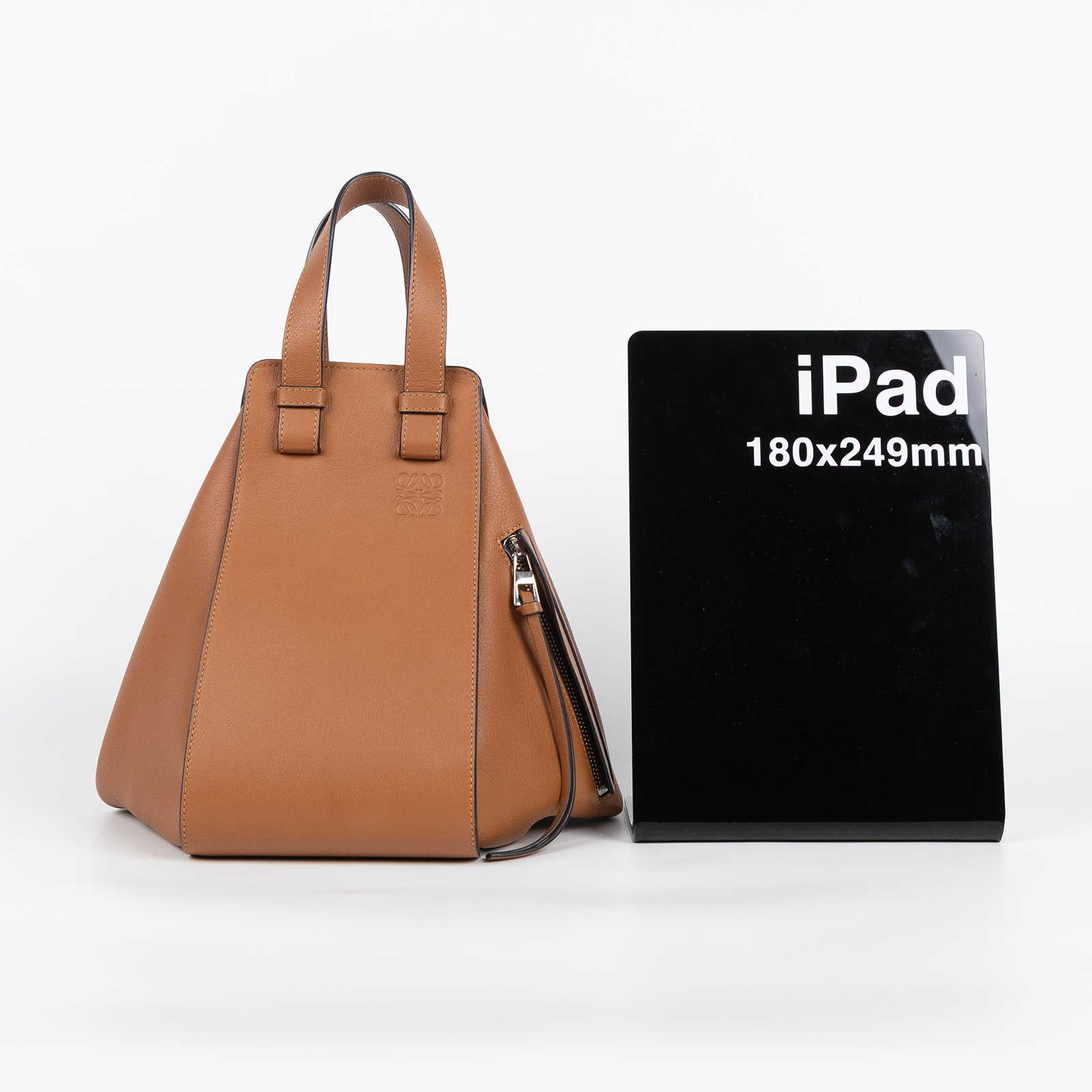 羅意威 LOEWE Hammock 手提包 小型 經典小牛皮  387.30.S35 焦糖HAMMOCK SMALL 背帶