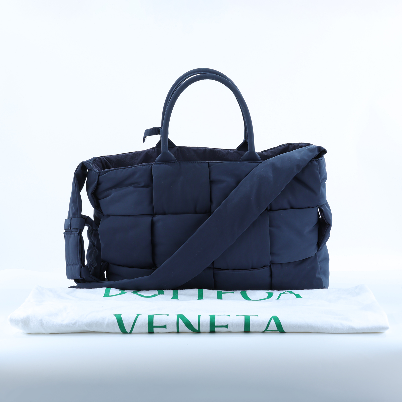 寶緹嘉 BOTTEGA VENETA Arco Padded Tote 手提包 肩背包 斜背包 765066V30V2  防塵袋