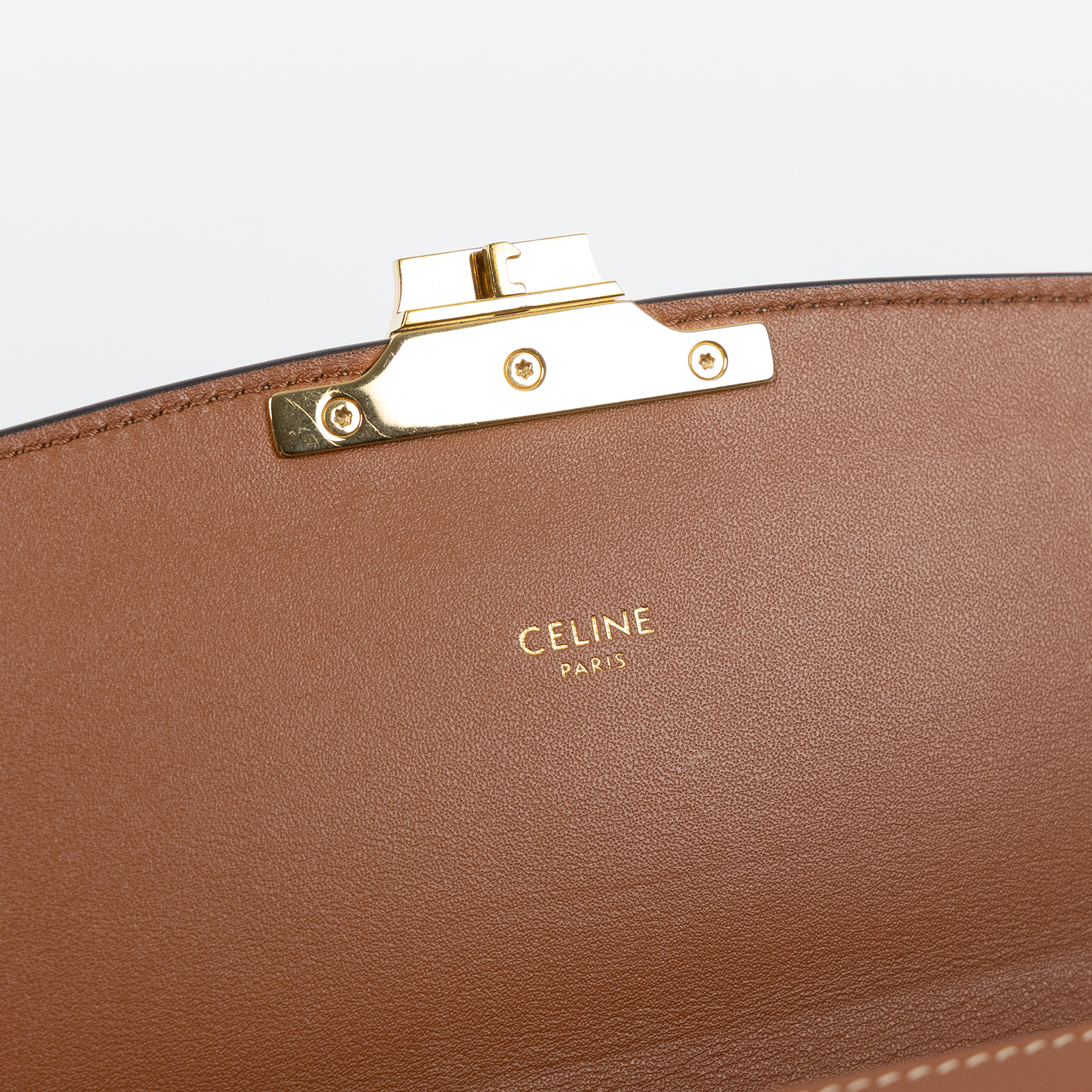 思琳 CELINE CLassoque Triomphe 凱旋門 肩背包 191242BZ4 棕拚凱旋門CLASSIQUE TRIOMPHE 防塵袋