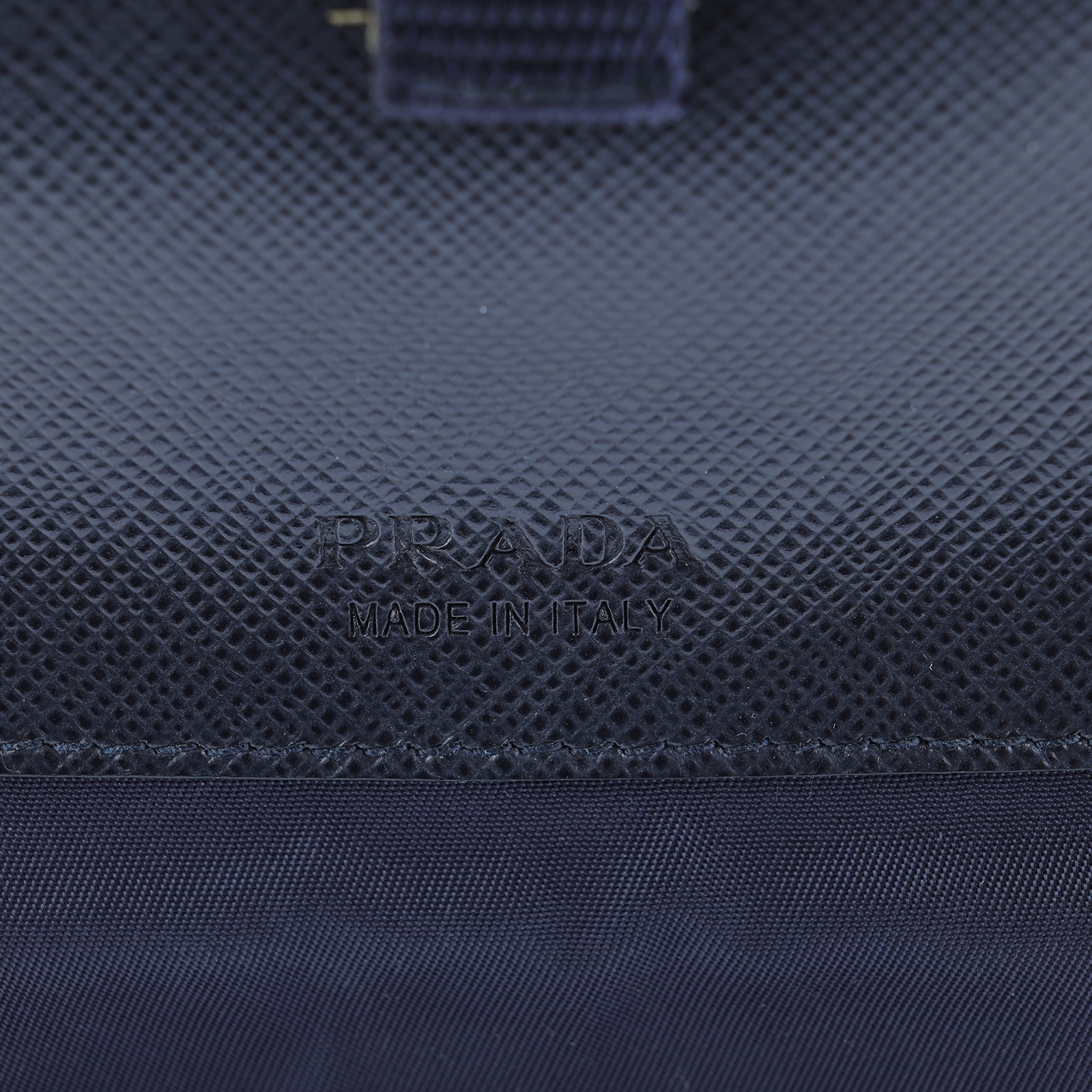 普拉達 PRADA Re-Nylon Saffiano 皮革 智慧型手機 保護套 2ZH109_2DMH 深藍尼龍手機包 背帶/防塵袋/原廠盒子/保證卡
