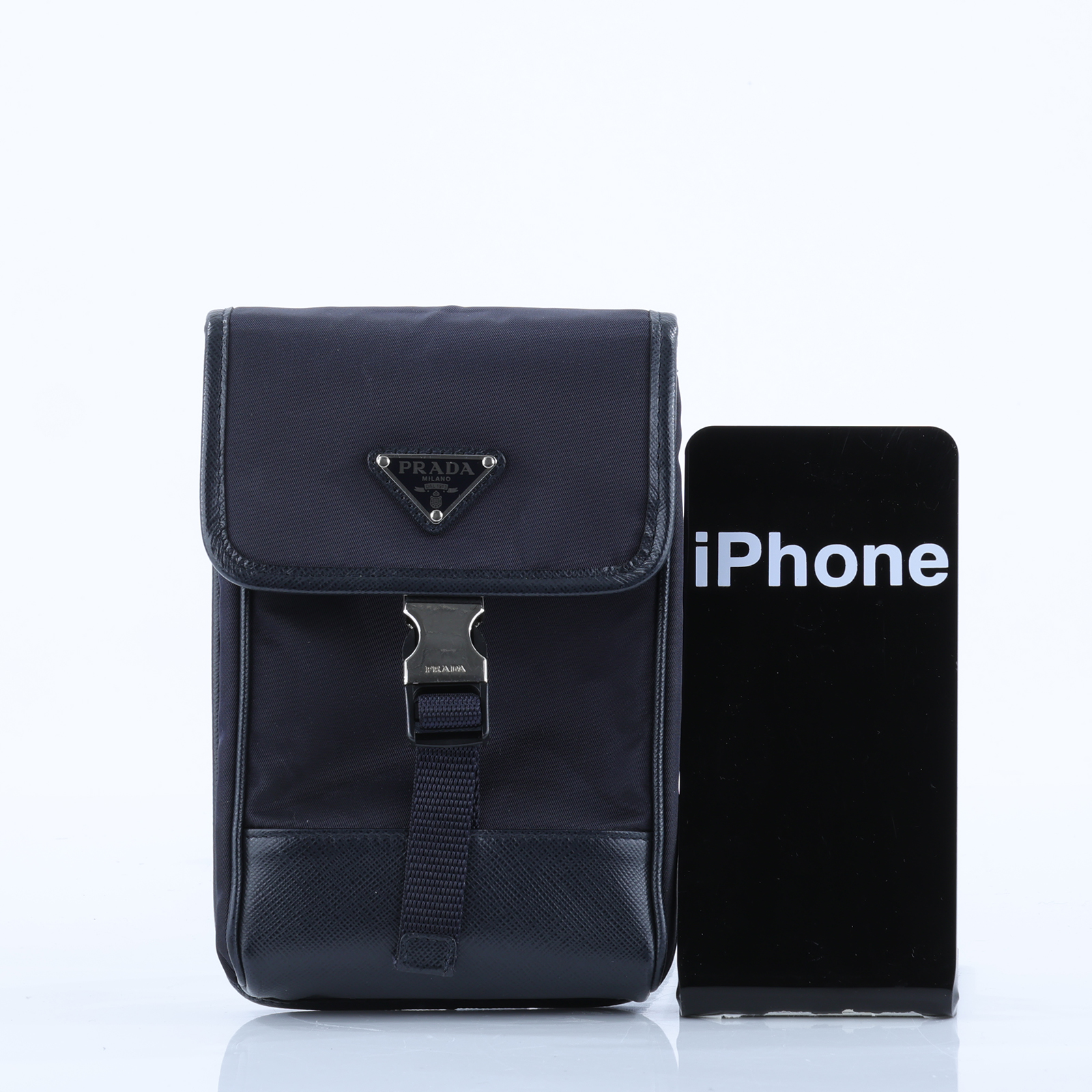 普拉達 PRADA Re-Nylon Saffiano 皮革 智慧型手機 保護套 2ZH109_2DMH 深藍尼龍手機包 背帶/防塵袋/原廠盒子/保證卡
