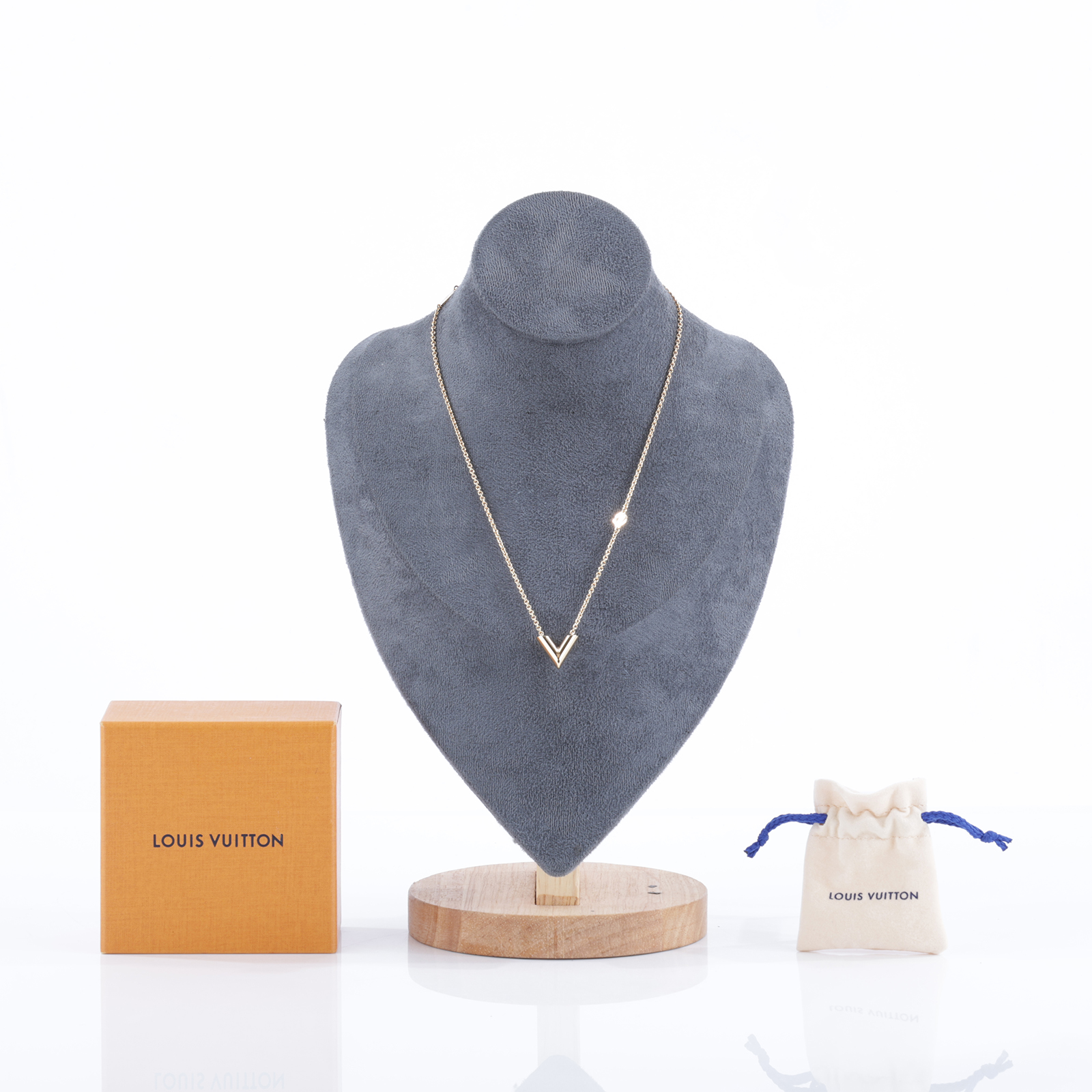 路易威登 LOUIS VUITTON Essential V 項鏈 M00857 金色ESSENTIAL V項鍊 防塵袋/原廠盒子