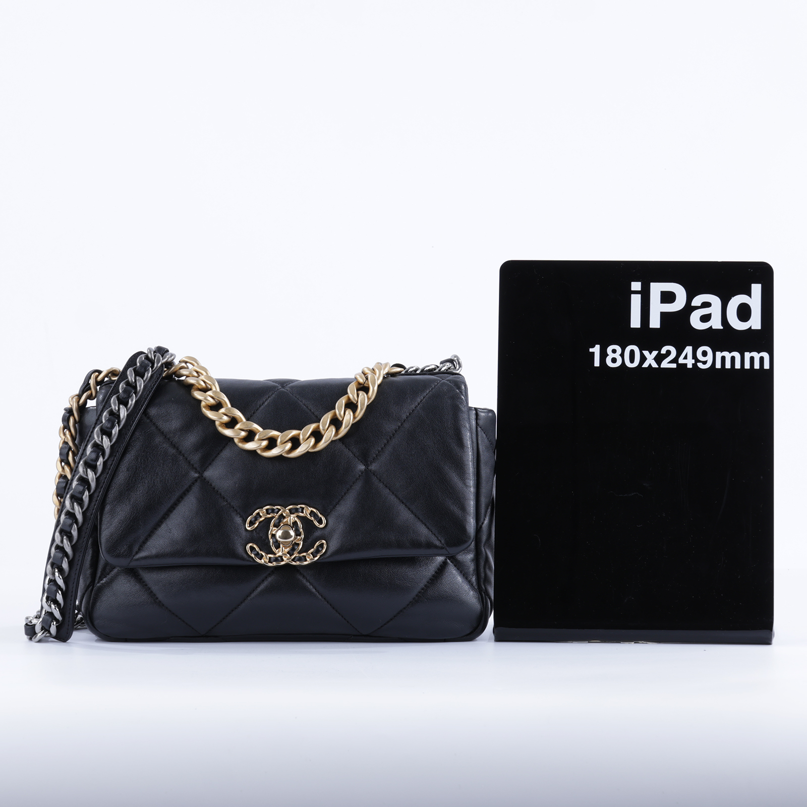香奈兒 CHANEL 19 口蓋包 菱格紋 金銀鍊帶 手提 肩背包 AS1160 B04852 晶片款 黑金19包 26CM 購買證明正本/防塵袋/原廠盒子