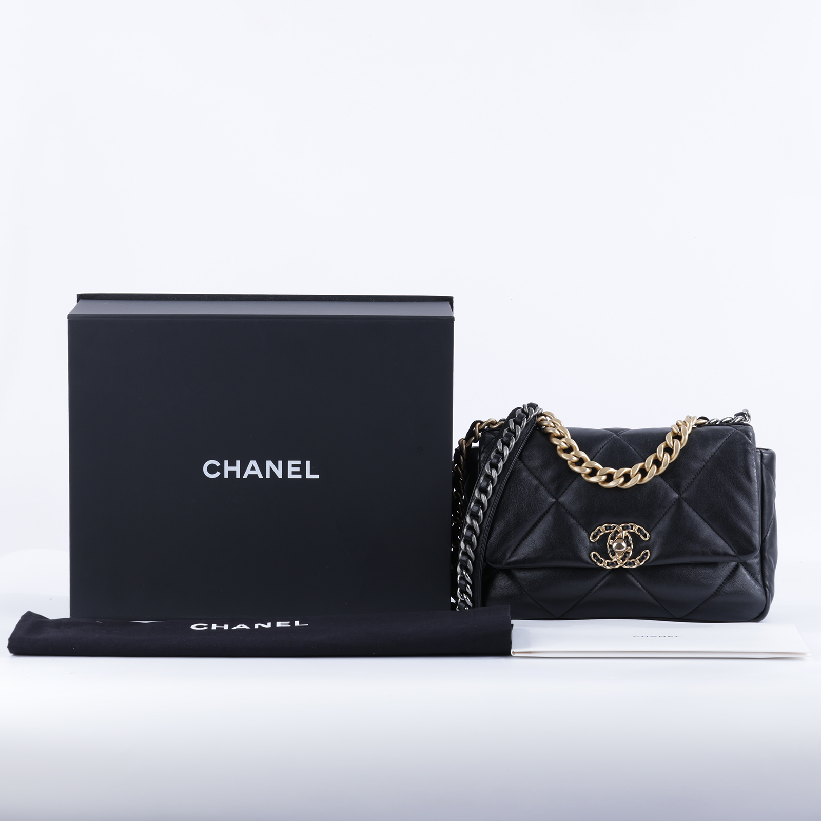 香奈兒 CHANEL 19 口蓋包 菱格紋 金銀鍊帶 手提 肩背包 AS1160 B04852 晶片款 黑金19包 26CM 購買證明正本/防塵袋/原廠盒子