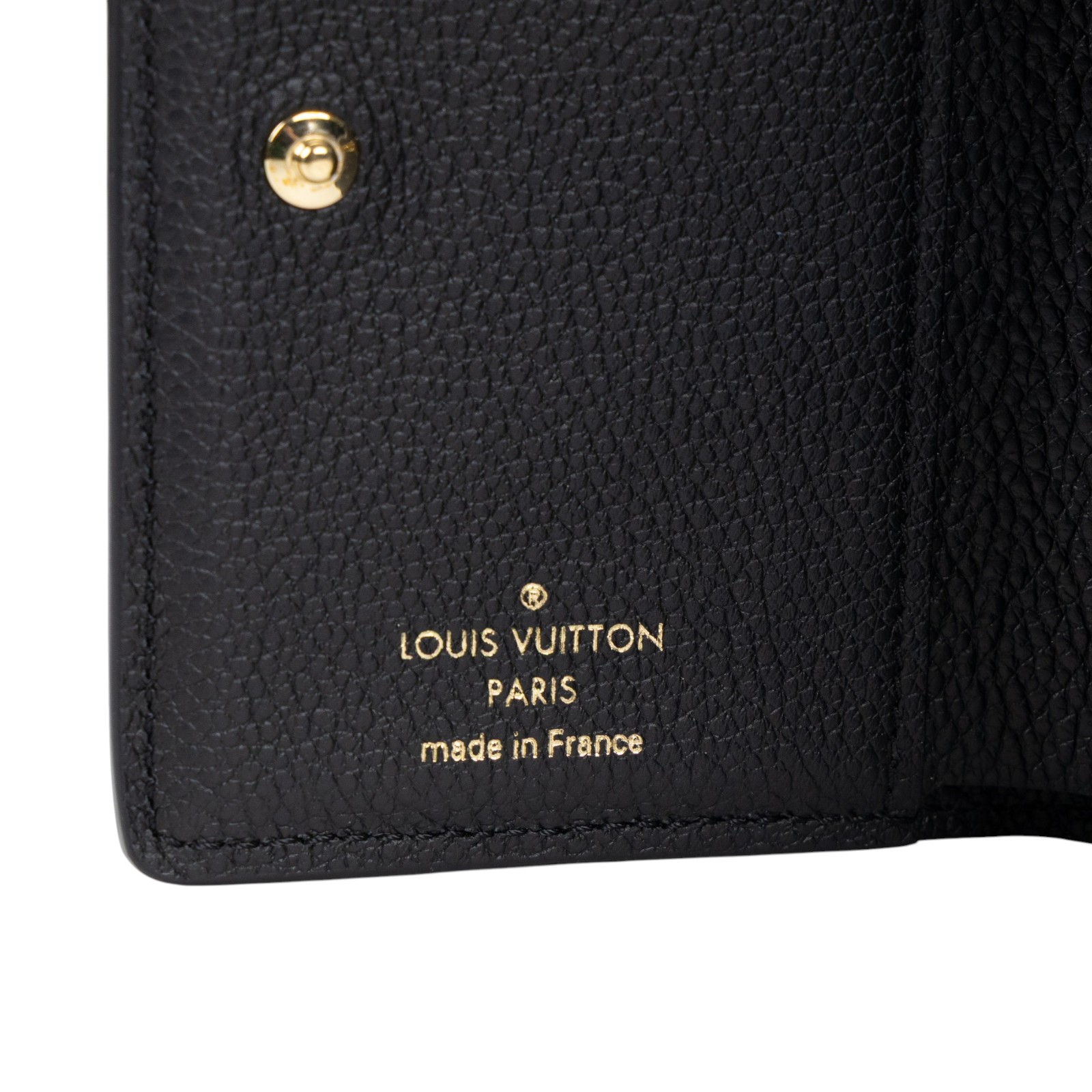 路易威登 LOUIS VUITTON Cléa 柔軟粒面壓花牛皮 錢包 短夾 黑色 M80151 晶片款 黑原花壓紋CLEA對折短夾 防塵袋