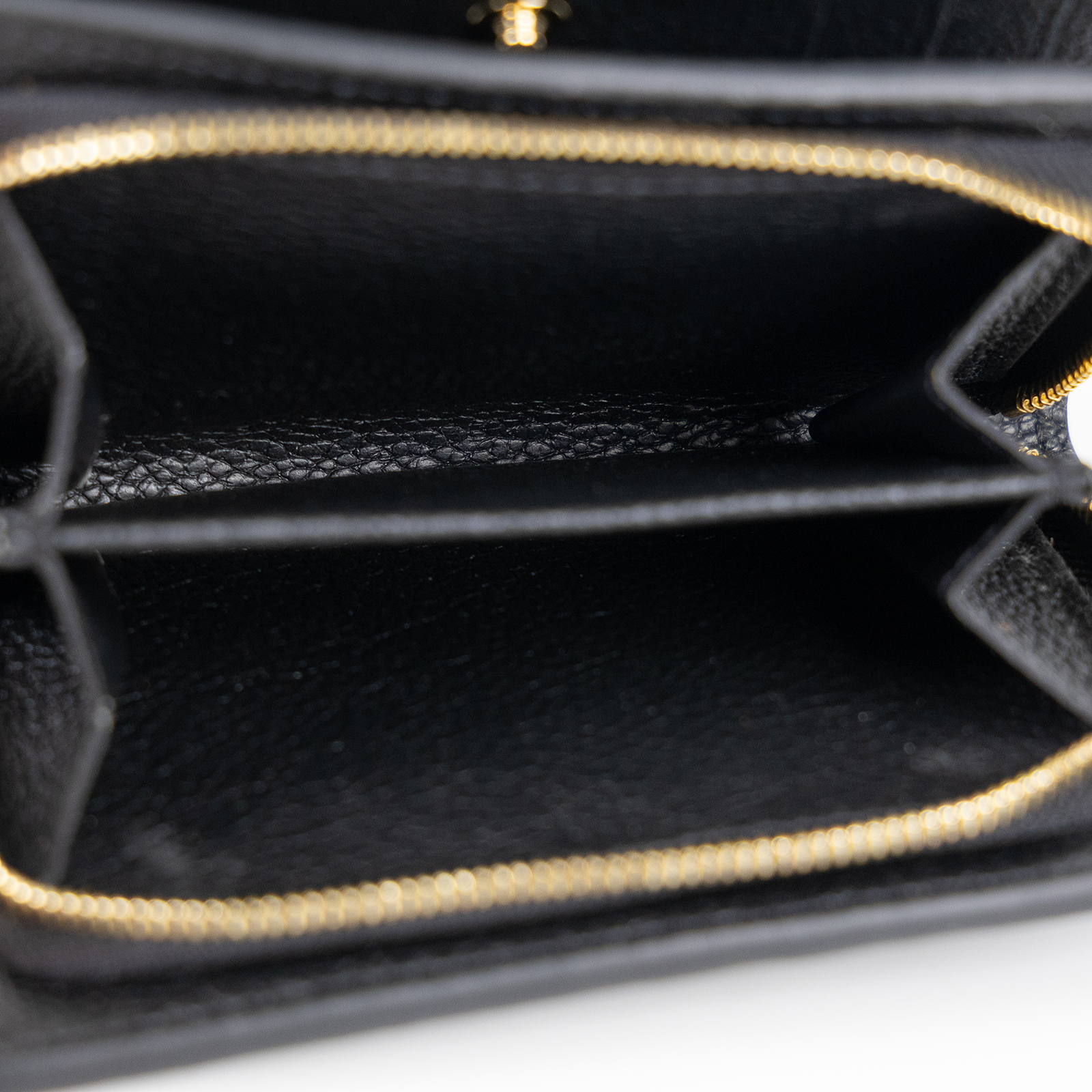 路易威登 LOUIS VUITTON Cléa 柔軟粒面壓花牛皮 錢包 短夾 黑色 M80151 晶片款 黑原花壓紋CLEA對折短夾 防塵袋