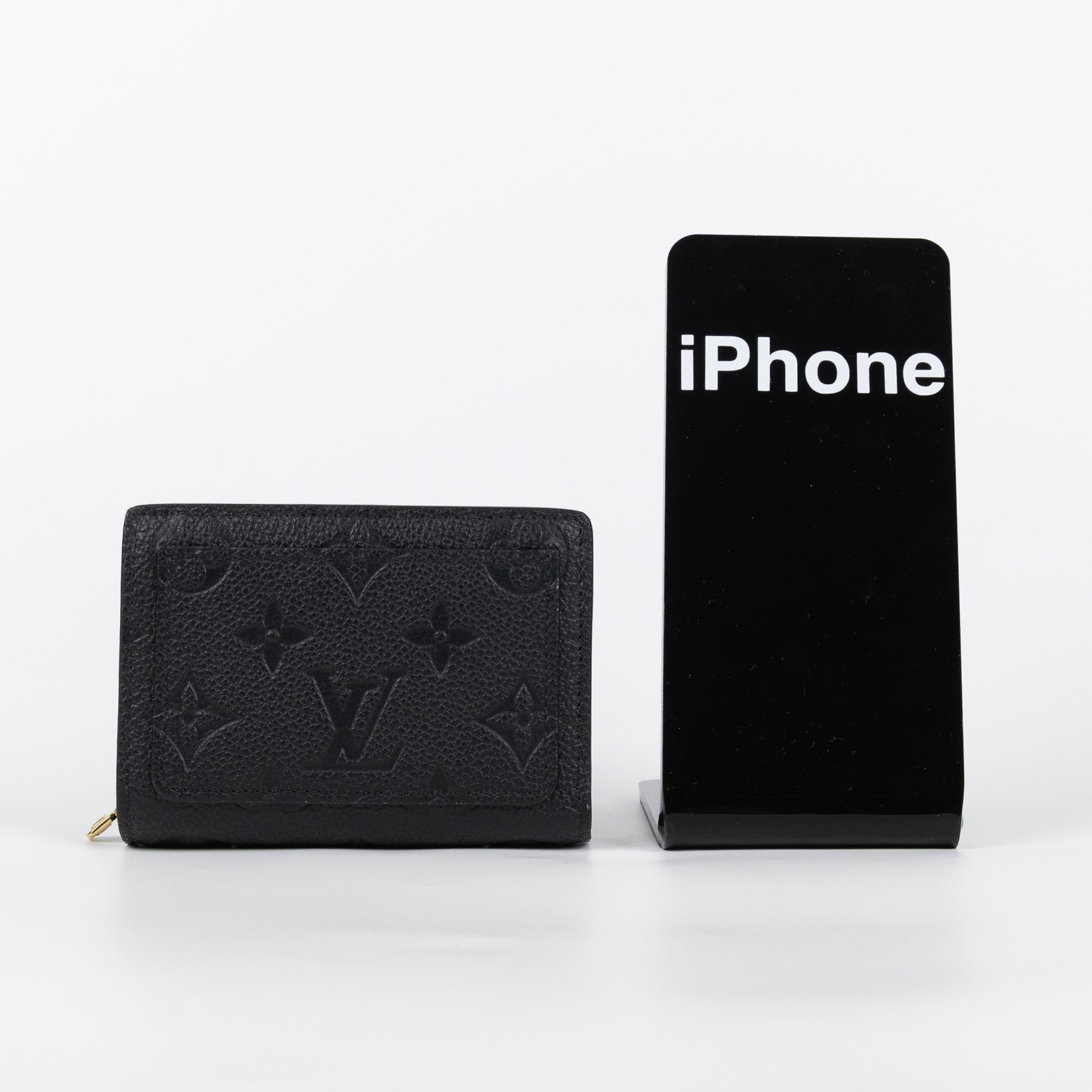 路易威登 LOUIS VUITTON Cléa 柔軟粒面壓花牛皮 錢包 短夾 黑色 M80151 晶片款 黑原花壓紋CLEA對折短夾 防塵袋