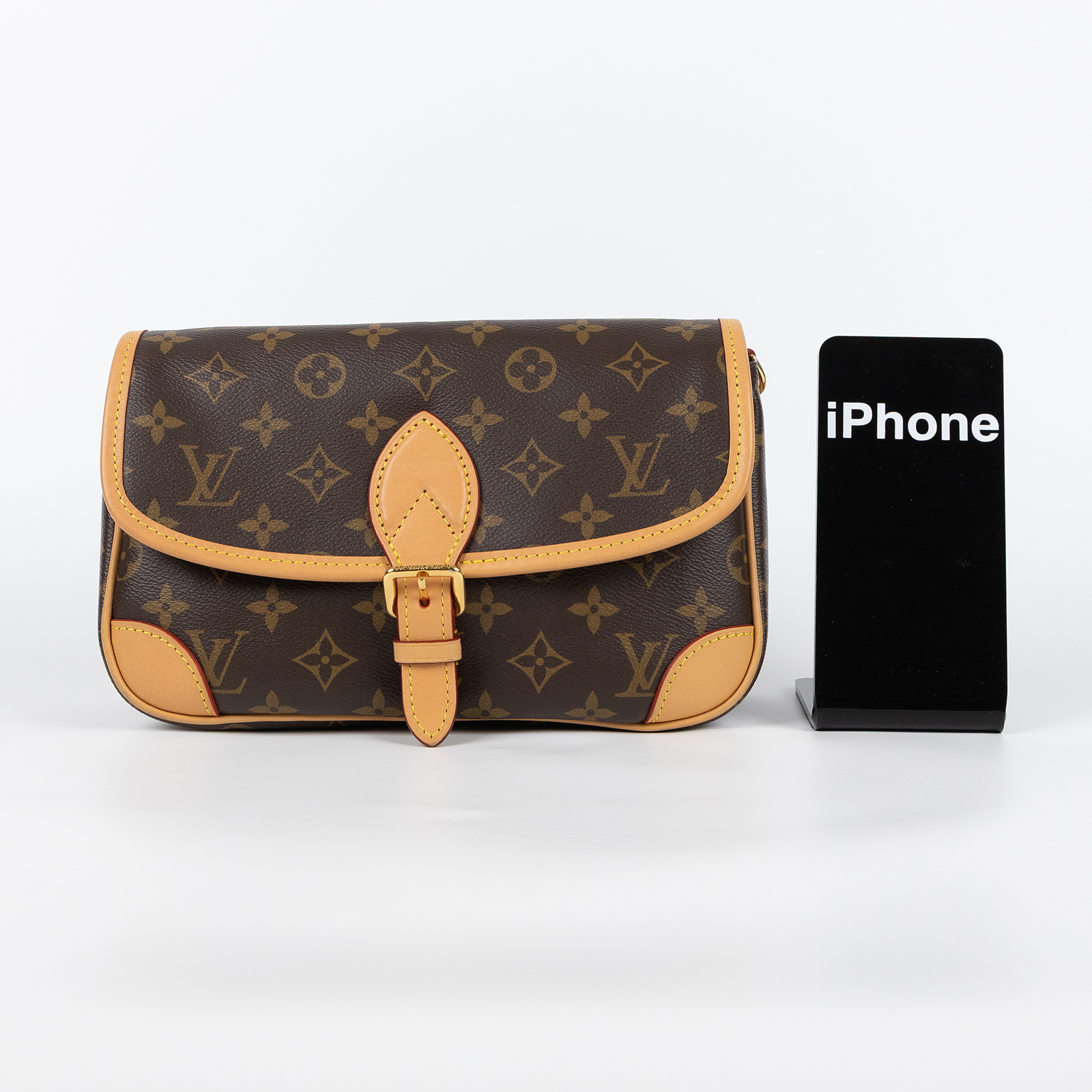 路易威登 LOUIS VUITTON Diane 腋下包法棍 單肩背包 經典帆布 M45985 晶片款 原花DIANE 原廠盒子/防塵袋/背帶2/購買證明正本