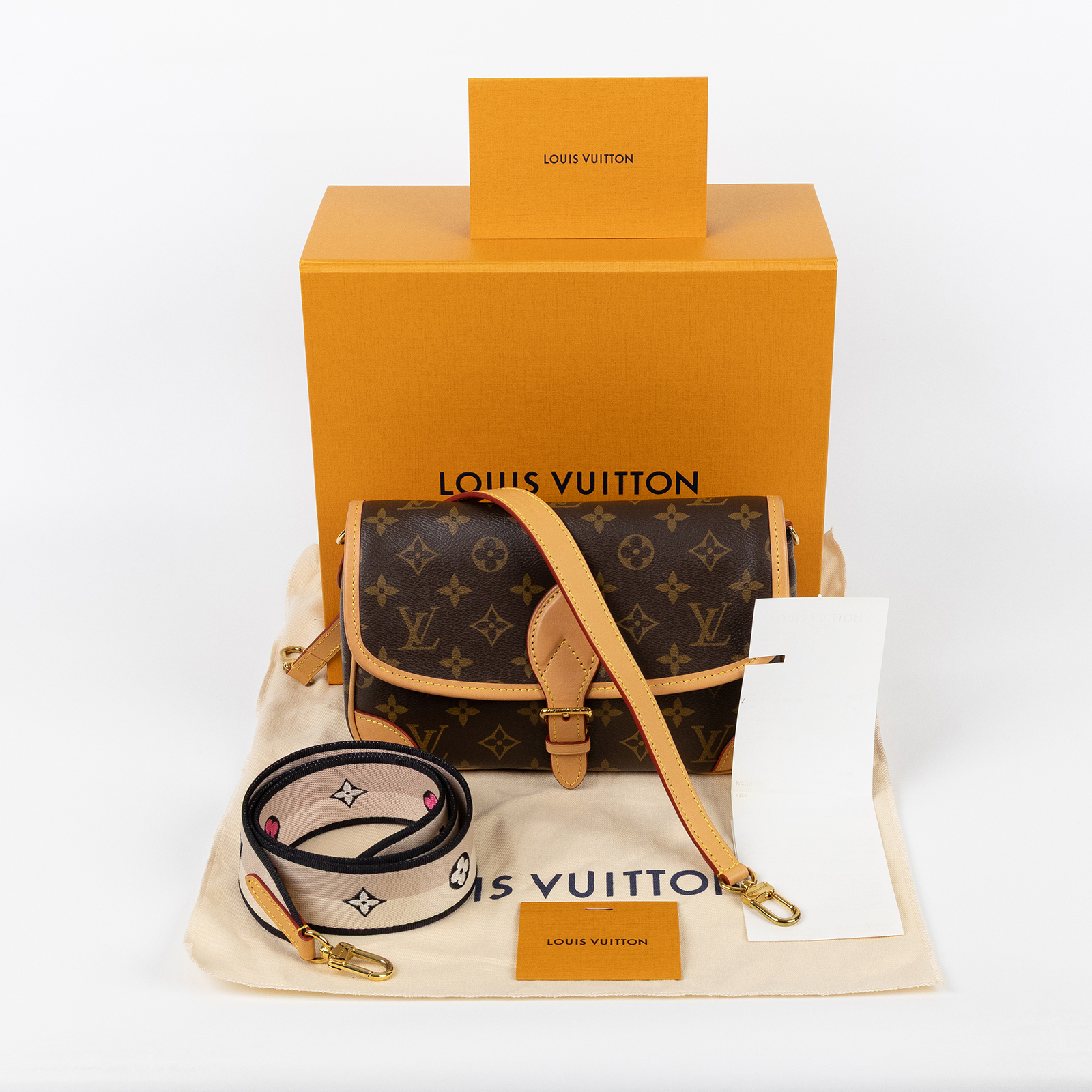 路易威登 LOUIS VUITTON Diane 腋下包法棍 單肩背包 經典帆布 M45985 晶片款 原花DIANE 原廠盒子/防塵袋/背帶2/購買證明正本