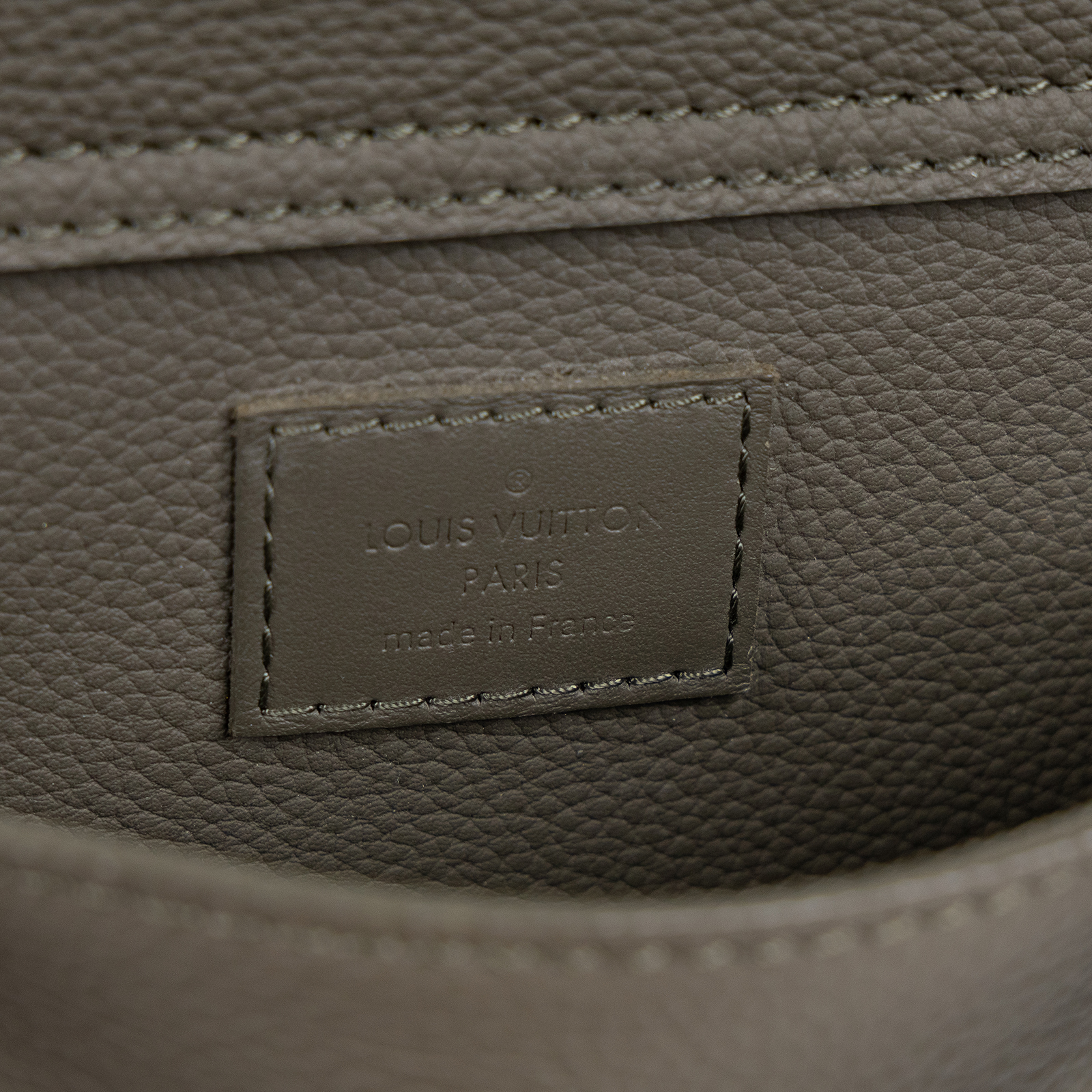 路易威登 LOUIS VUITTON Takeoff 斜背包 M21364 晶片款 墨綠TAKEOFF斜背包 原廠盒子/防塵袋