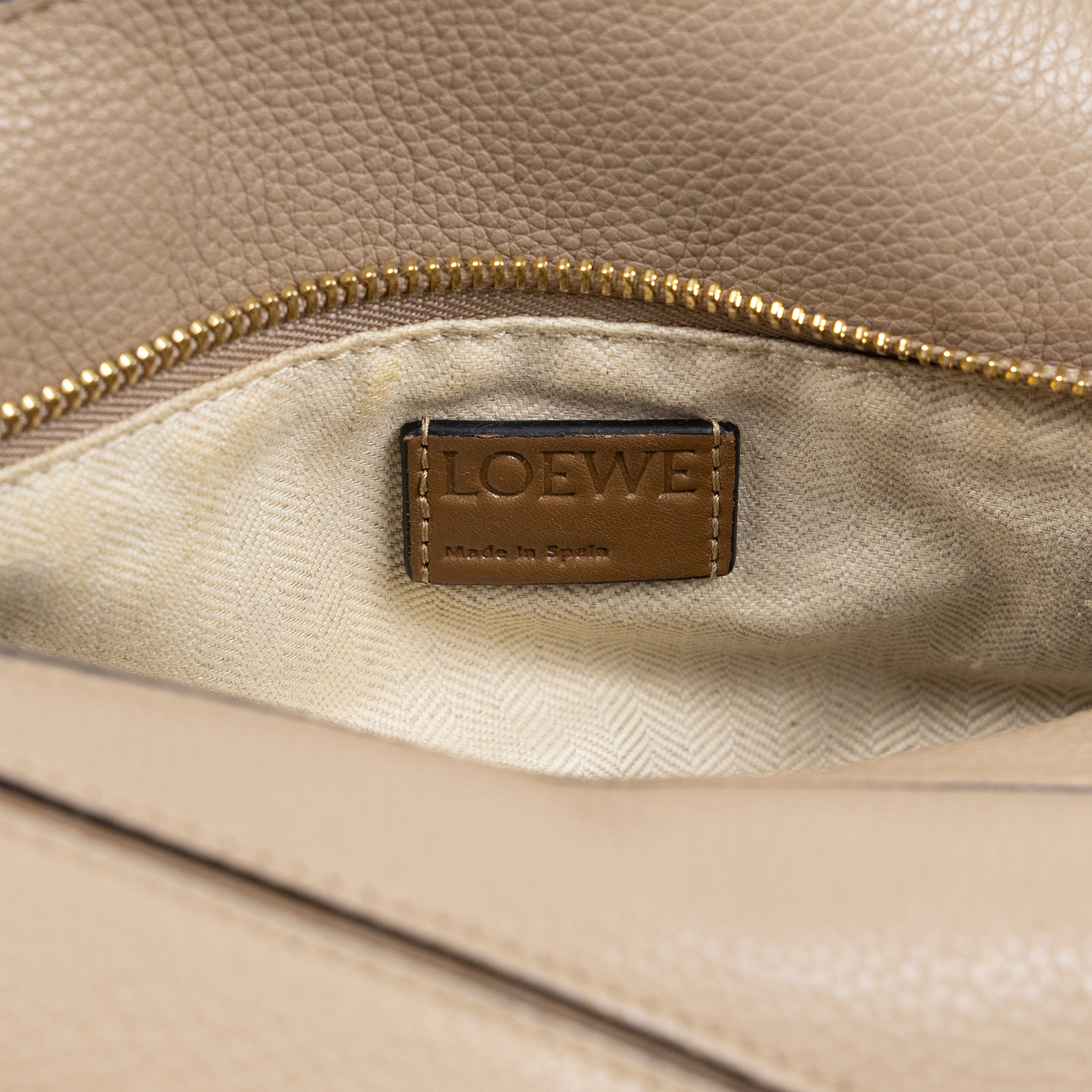羅意威 LOEWE Small Puzzle bag 肩背 斜背包 322.30.S21 奶茶色 PUZZLE 小號 背帶