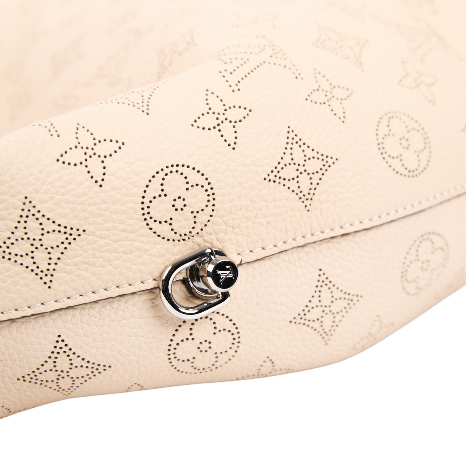 路易威登 LOUIS VUITTON Why Knot PM 手提 斜背包 小型 M20700 晶片款 米黃MAHINA WHY KNOT PM 防塵袋/背帶