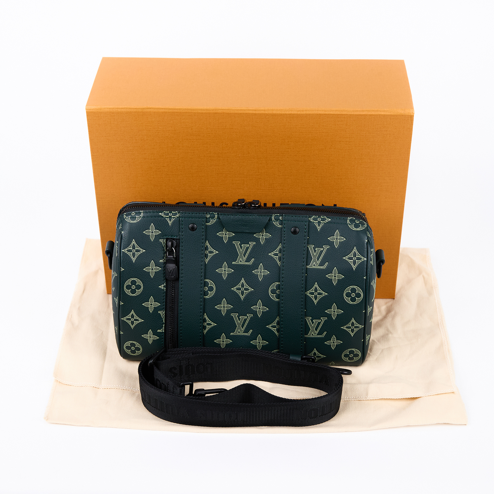 路易威登 LOUIS VUITTON City Keepall 森林綠 Monogram Shadow 小牛皮 黑色金屬配件 M27184 晶片款  原廠盒子/防塵袋/背帶