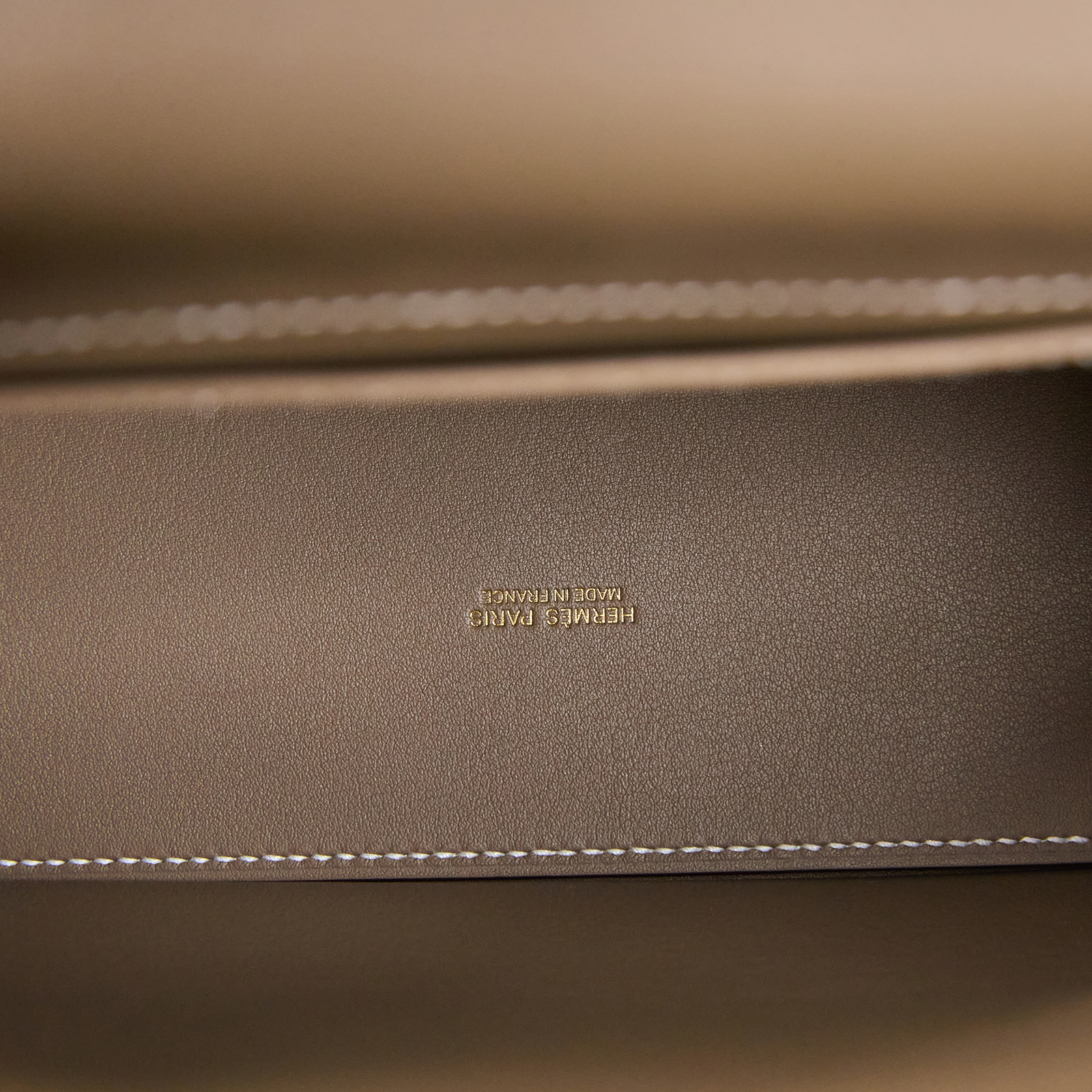 愛馬仕 Hermes Kelly Danse 側背 斜背 肩背包 金色五金 大象灰色 H079233CC18 /BTI464AZ  原廠盒子/防塵袋/背帶/購買證明正本