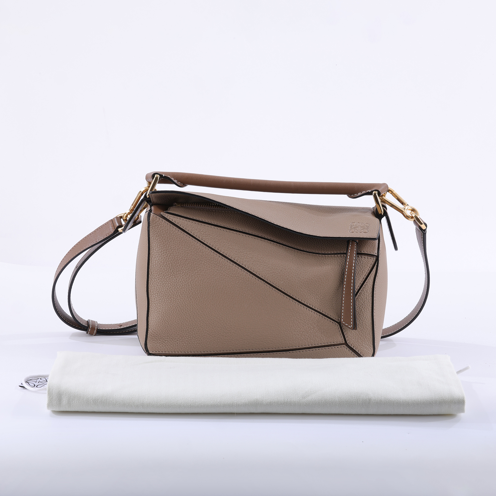 羅意威 LOEWE Small Puzzle bag 肩背 斜背包 322.30.S21 沙色PUZZLE小號 防塵袋/背帶