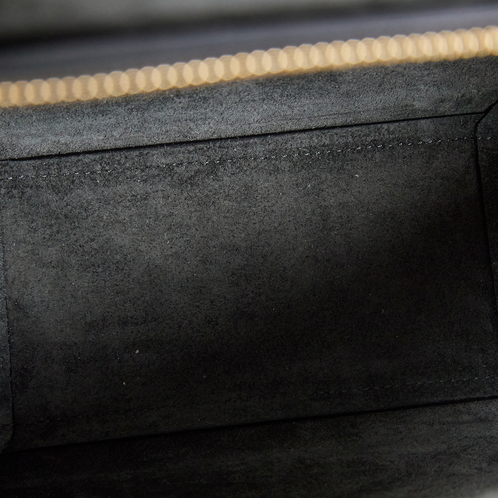思琳 CELINE 珠地小牛皮 袖珍型 Belt 手袋 189003ZVA 灰鯰魚包BELT NANO 背帶/原廠盒子/防塵袋/購買證明