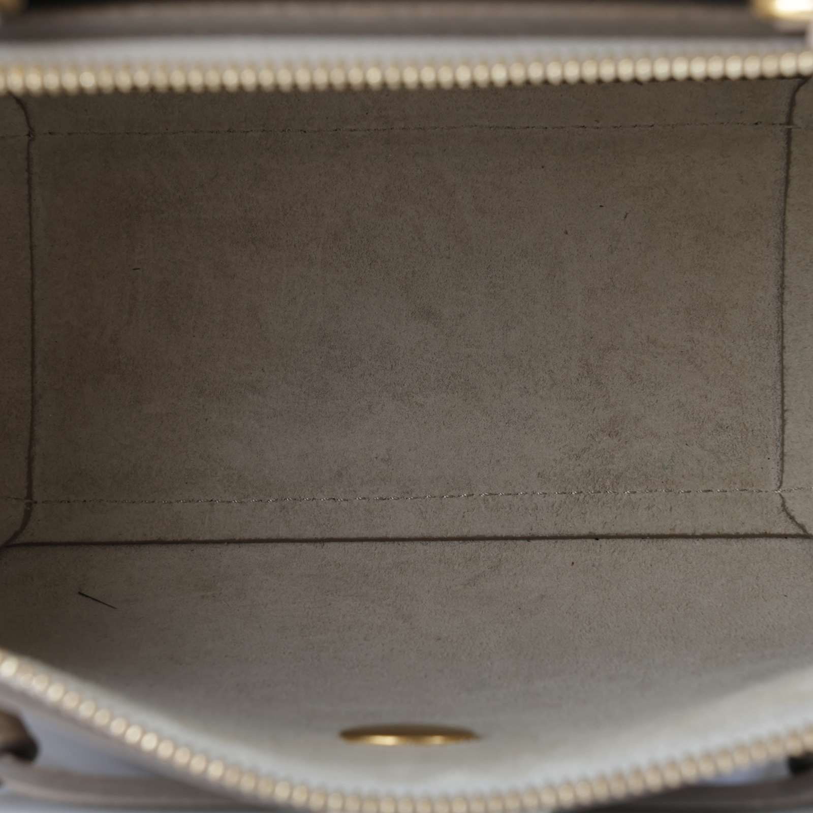 思琳 CELINE 珠地小牛皮 袖珍型 Belt 手袋 189003ZVA 奶茶色BELT NANO 防塵袋/背帶
