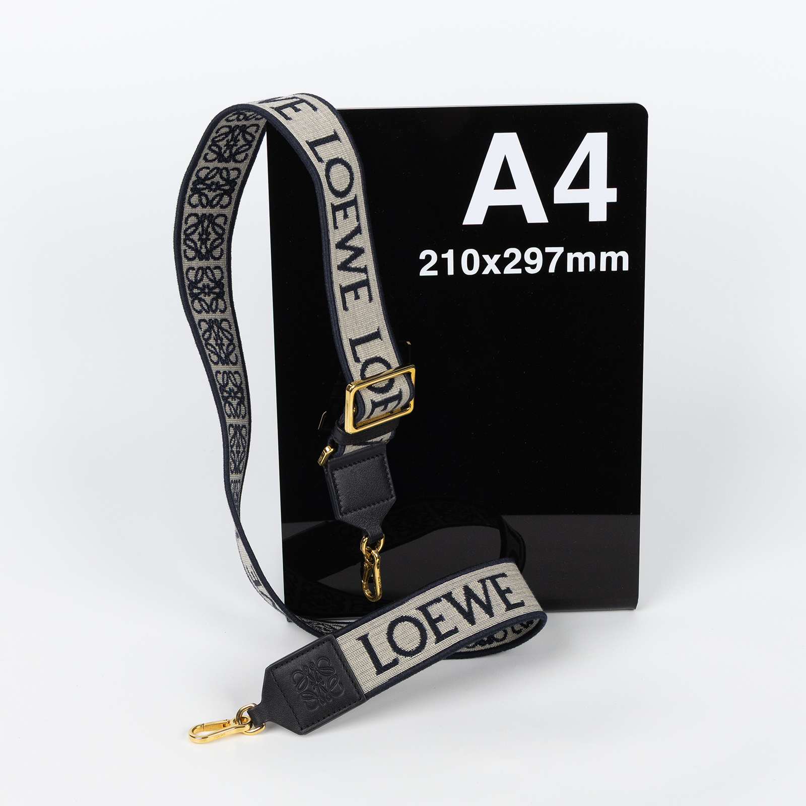 羅意威 LOEWE 緹花織 小牛皮 Anagram 肩帶 背帶 C073T87X01 黑帆布Anagram背帶 防塵袋