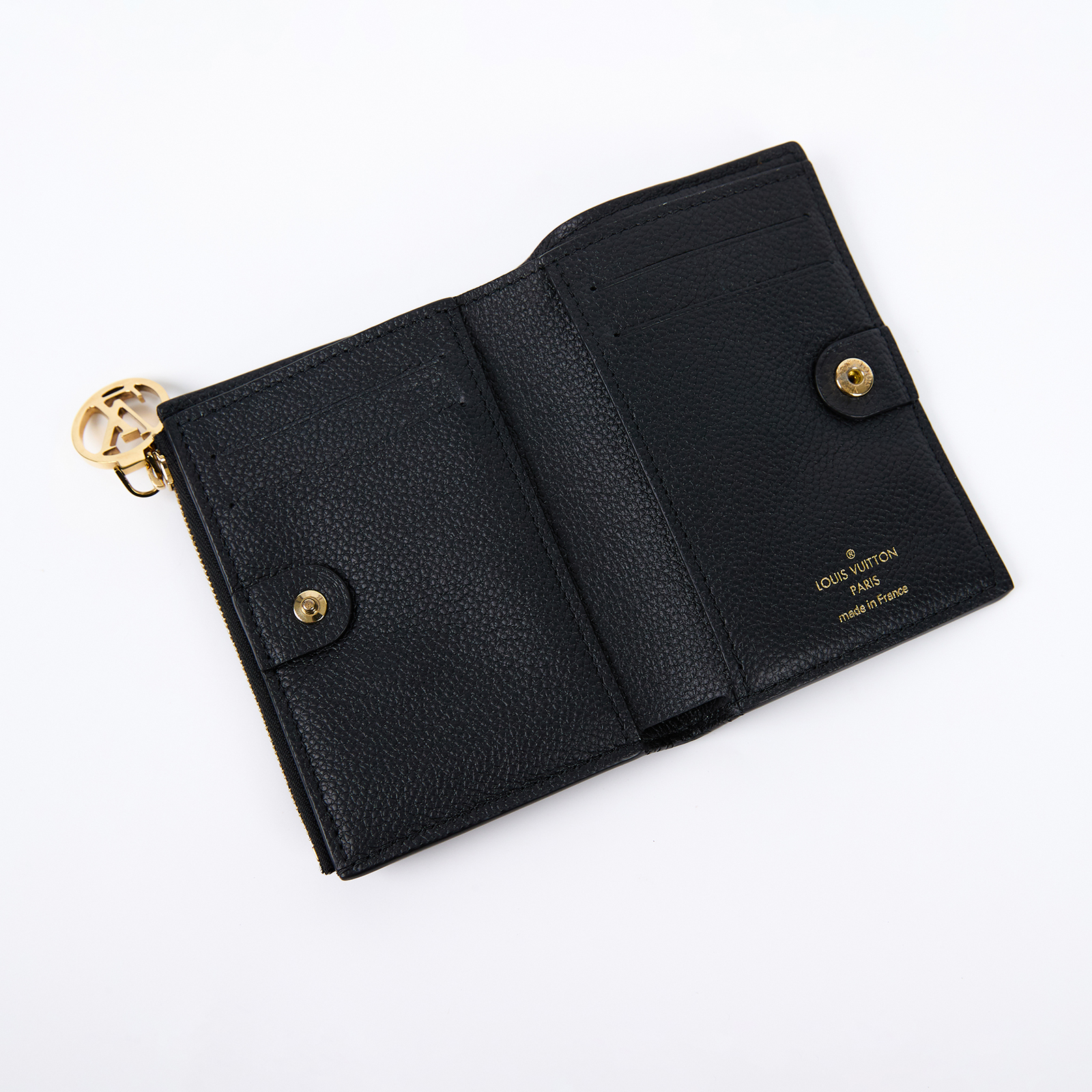 路易威登 LOUIS VUITTON Lisa 錢包 零錢夾 黑色 M83365 晶片款 黑壓紋金釦Lisa對折短夾 原廠盒子/防塵袋