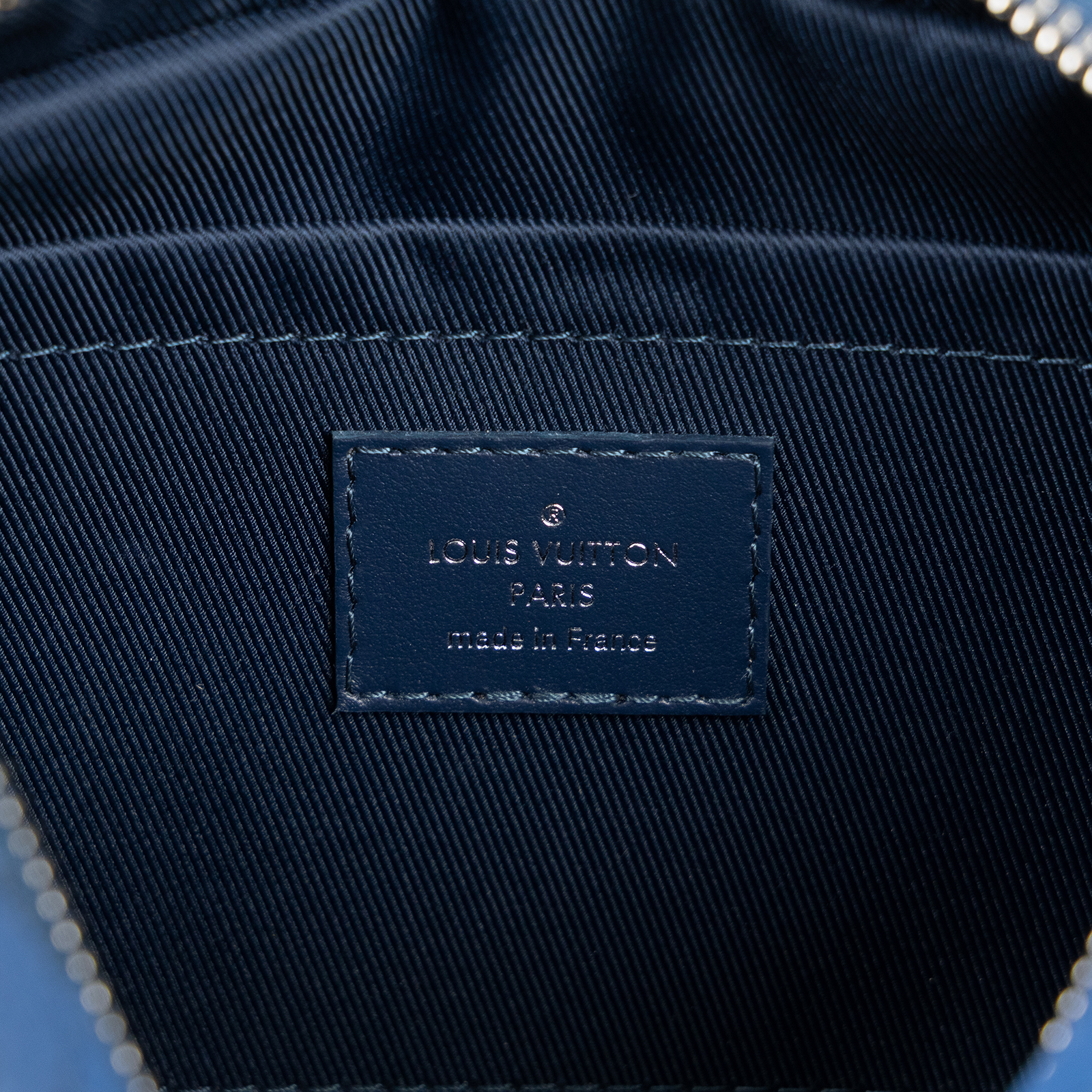路易威登 LOUIS VUITTON Mini Soft Trunk 肩背包 斜背包 M22588 晶片款 深藍水滴Mini Soft Trunk 防塵袋