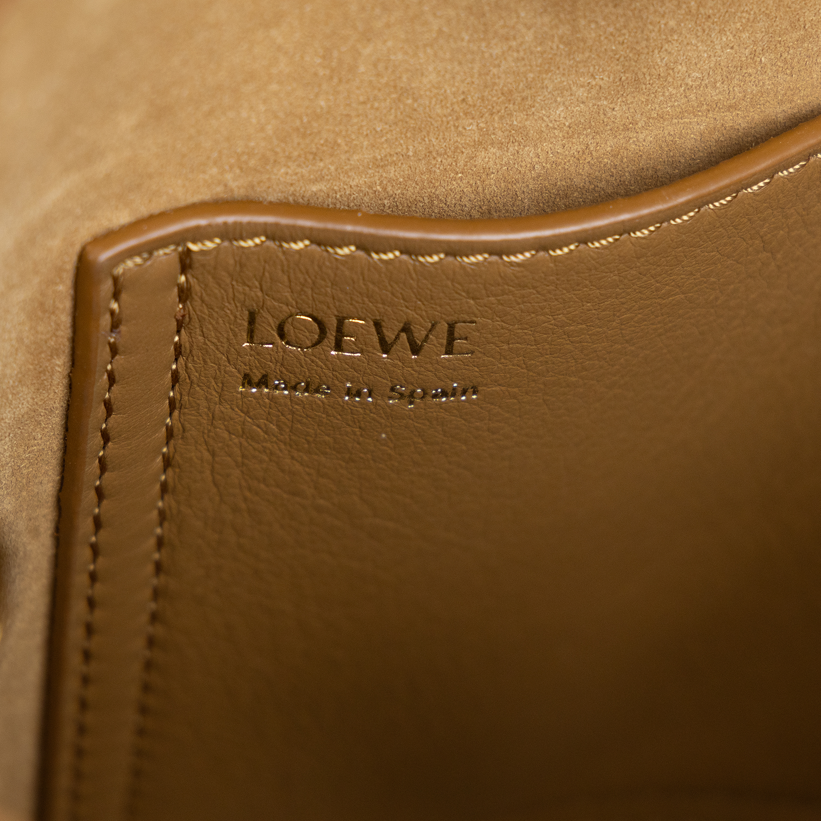 羅意威 LOEWE Mini Pebble Bucket bag 肩背 手提水桶包 AANBBBMX01 棕色PEBBLE BUCKET 防塵袋/背帶