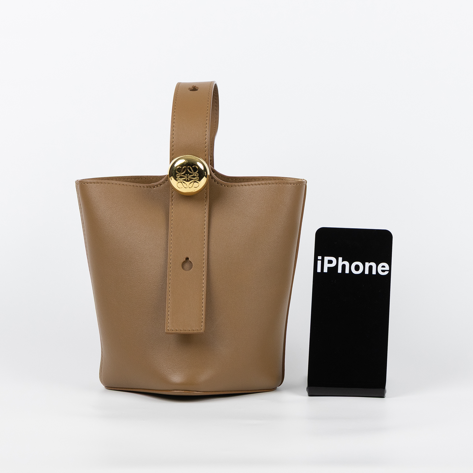 羅意威 LOEWE Mini Pebble Bucket bag 肩背 手提水桶包 AANBBBMX01 棕色PEBBLE BUCKET 防塵袋/背帶