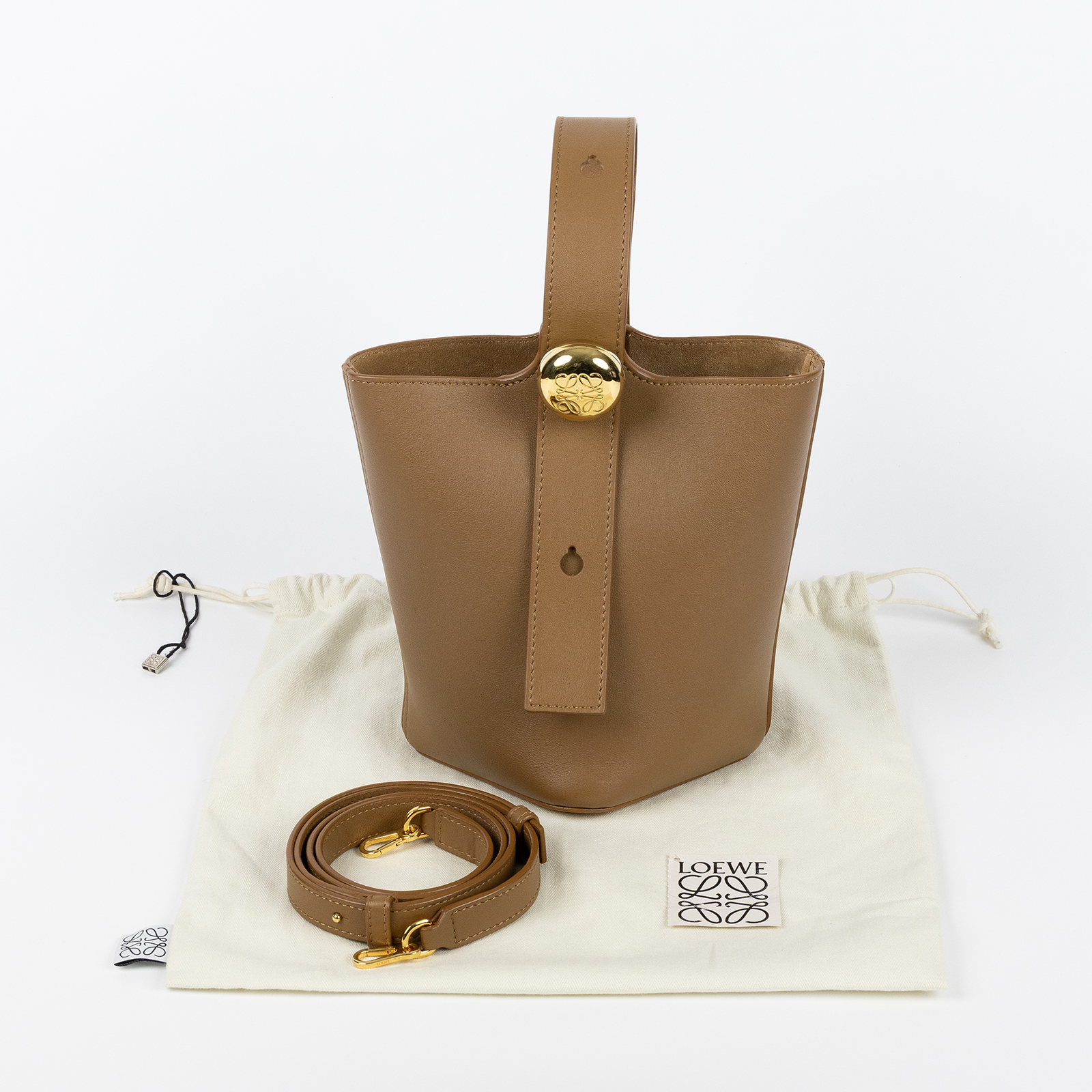羅意威 LOEWE Mini Pebble Bucket bag 肩背 手提水桶包 AANBBBMX01 棕色PEBBLE BUCKET 防塵袋/背帶