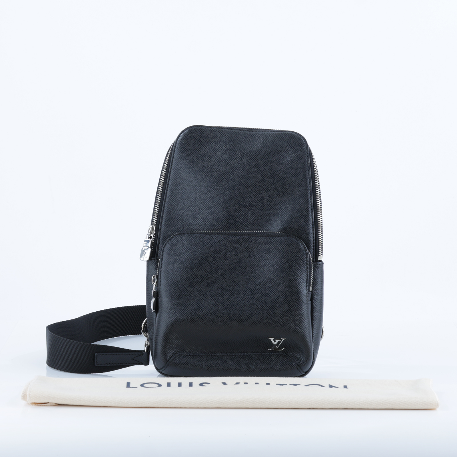 路易威登 LOUIS VUITTON Avenue 單肩包 胸口包 M30443 晶片款 黑AVENUE 斜背袋包 防塵袋
