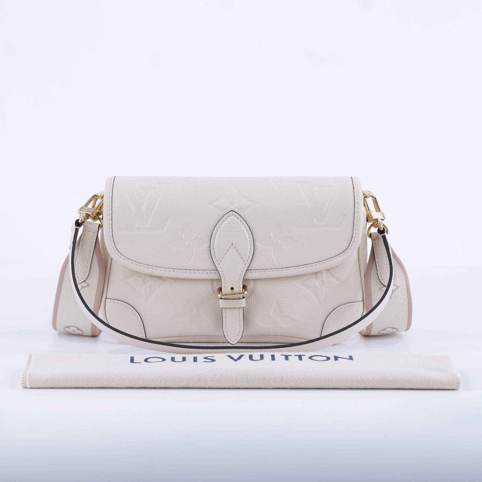路易威登 LOUIS VUITTON Diane 腋下包法棍 單肩背包 奶油色 M46388 晶片款 奶油白Diane肩背包 防塵袋/背帶2
