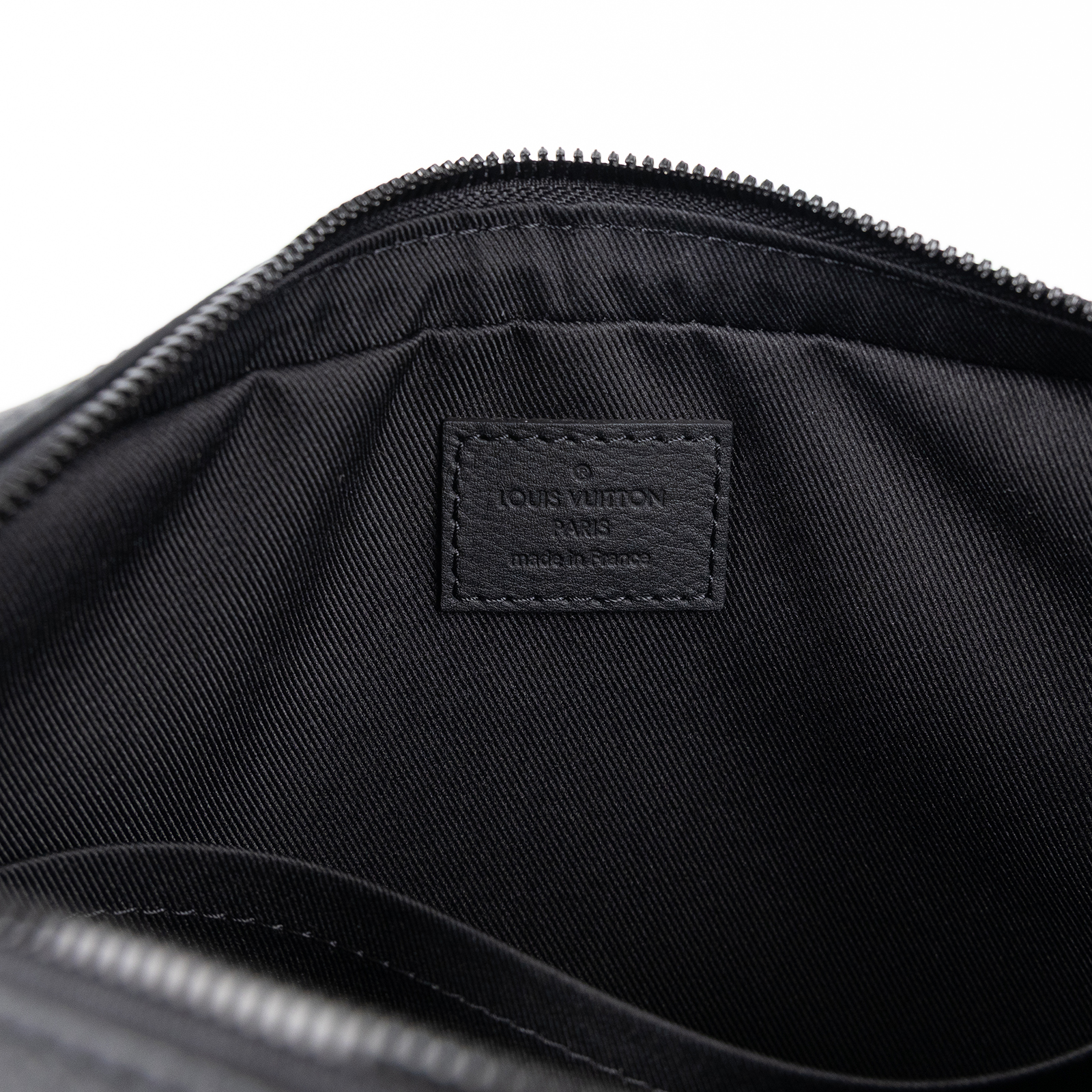 路易威登 LOUIS VUITTON Trio 肩背 郵差包 M46602 晶片款 黑原花壓紋牛皮TRIO三合一 防塵袋/子包2/背帶