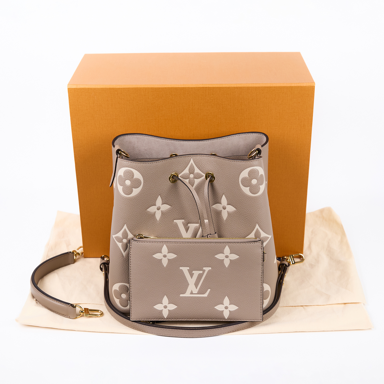 路易威登 LOUIS VUITTON NéoNoé MM 皮革 肩背 水桶包 斑鳩灰色/奶油色 M45555 晶片款  背帶2/內袋/原廠盒子/防塵袋