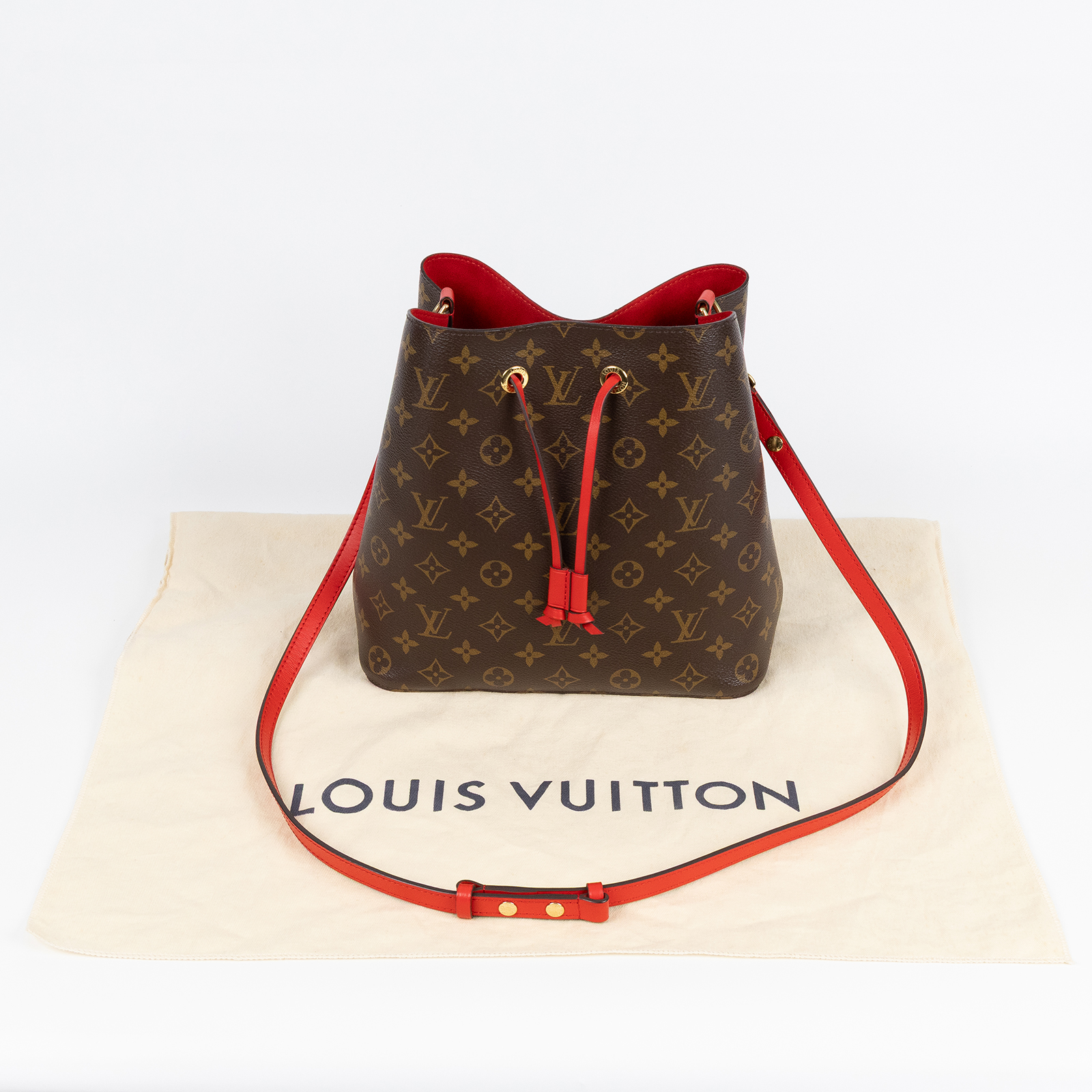 路易威登 LOUIS VUITTON NéoNoé MM 經典帆布 肩背 水桶包 紅色 M44021 原花紅NEONOE水桶包 防塵袋/背帶