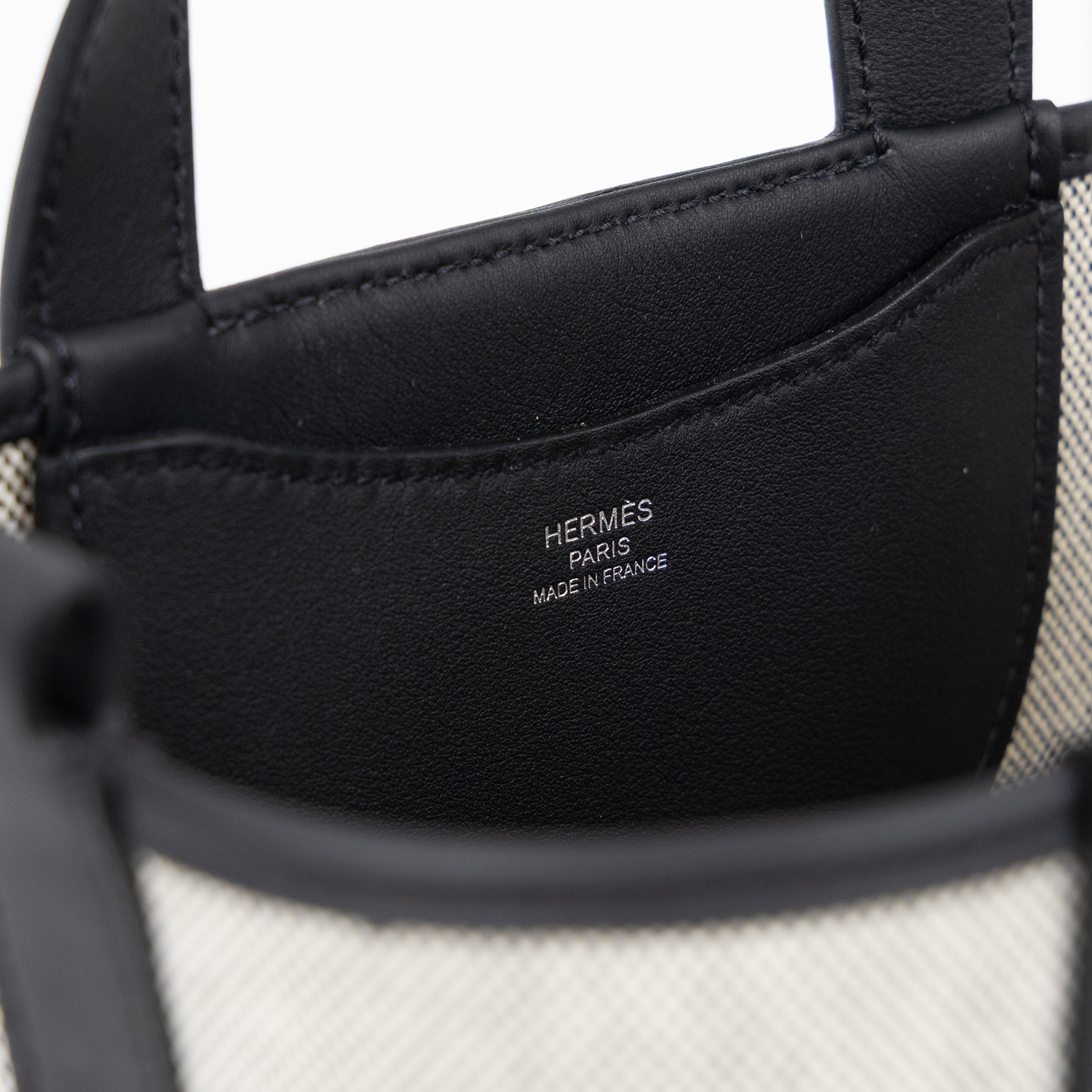 愛馬仕 Hermes In The Loop 18  豬鼻 菜籃子包 銀色五金 淺米色 黑色 H085690CKAB /  防塵袋/原廠盒子/購買證明