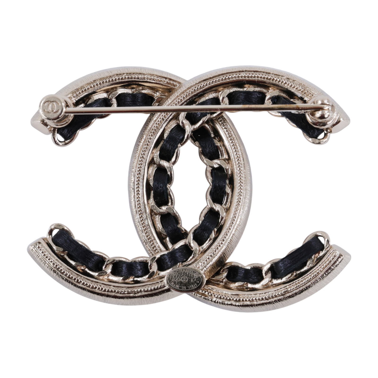 香奈兒 CHANEL CC Logo 胸針 配飾 AB5199 B04609B20K 珍珠水鑽皮穿鍊胸針 原廠盒子