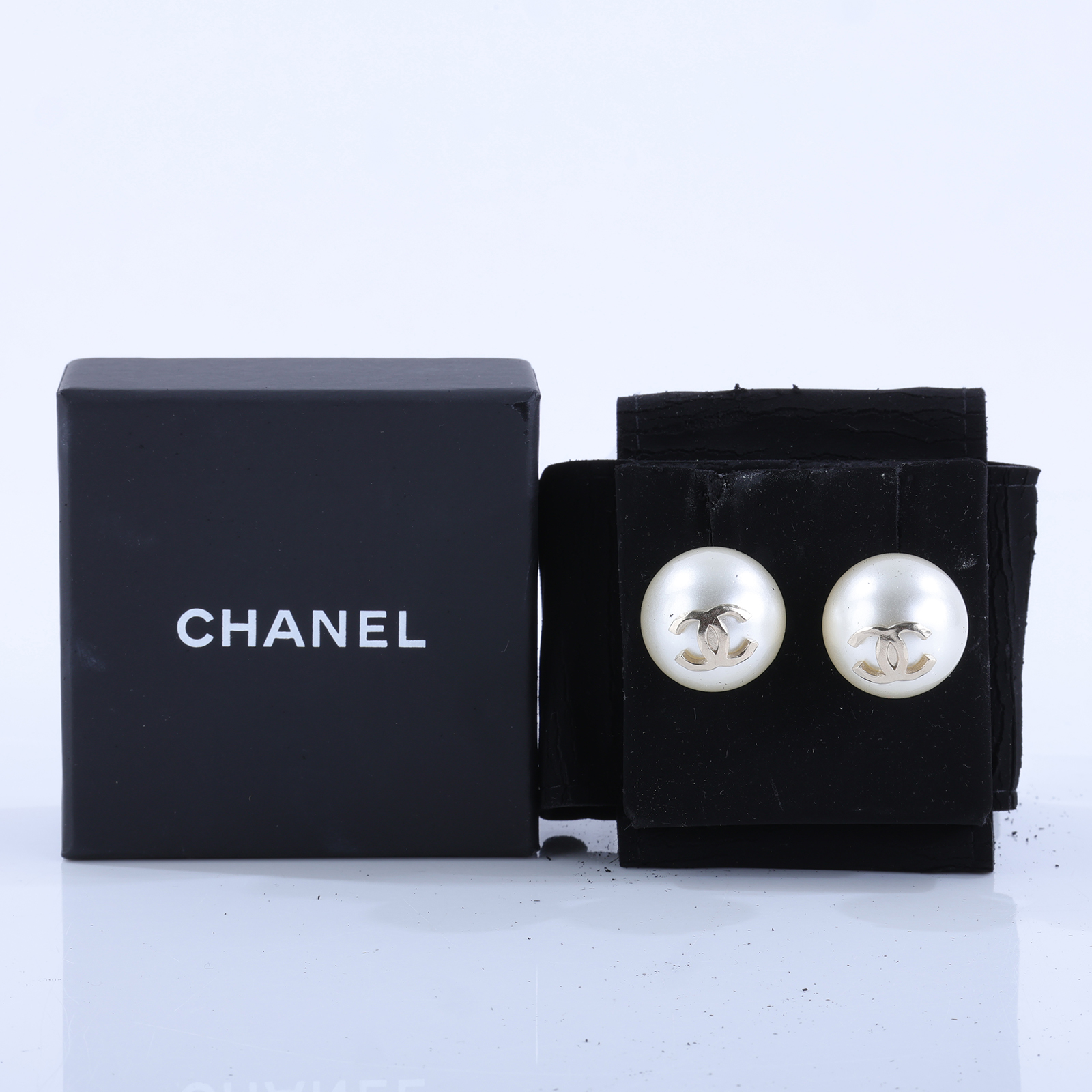 香奈兒 CHANEL CC LOGO 耳環 耳釘 B17V 大珍珠耳環 原廠盒子/底襯