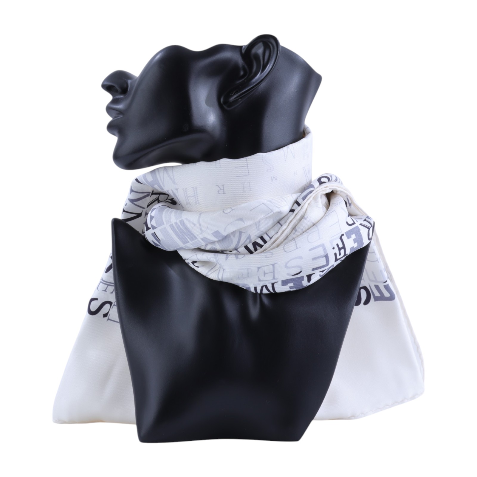 愛馬仕 Hermes Silk Carré 90 絲巾   黑白LOGO買賽克馬90 原廠盒子