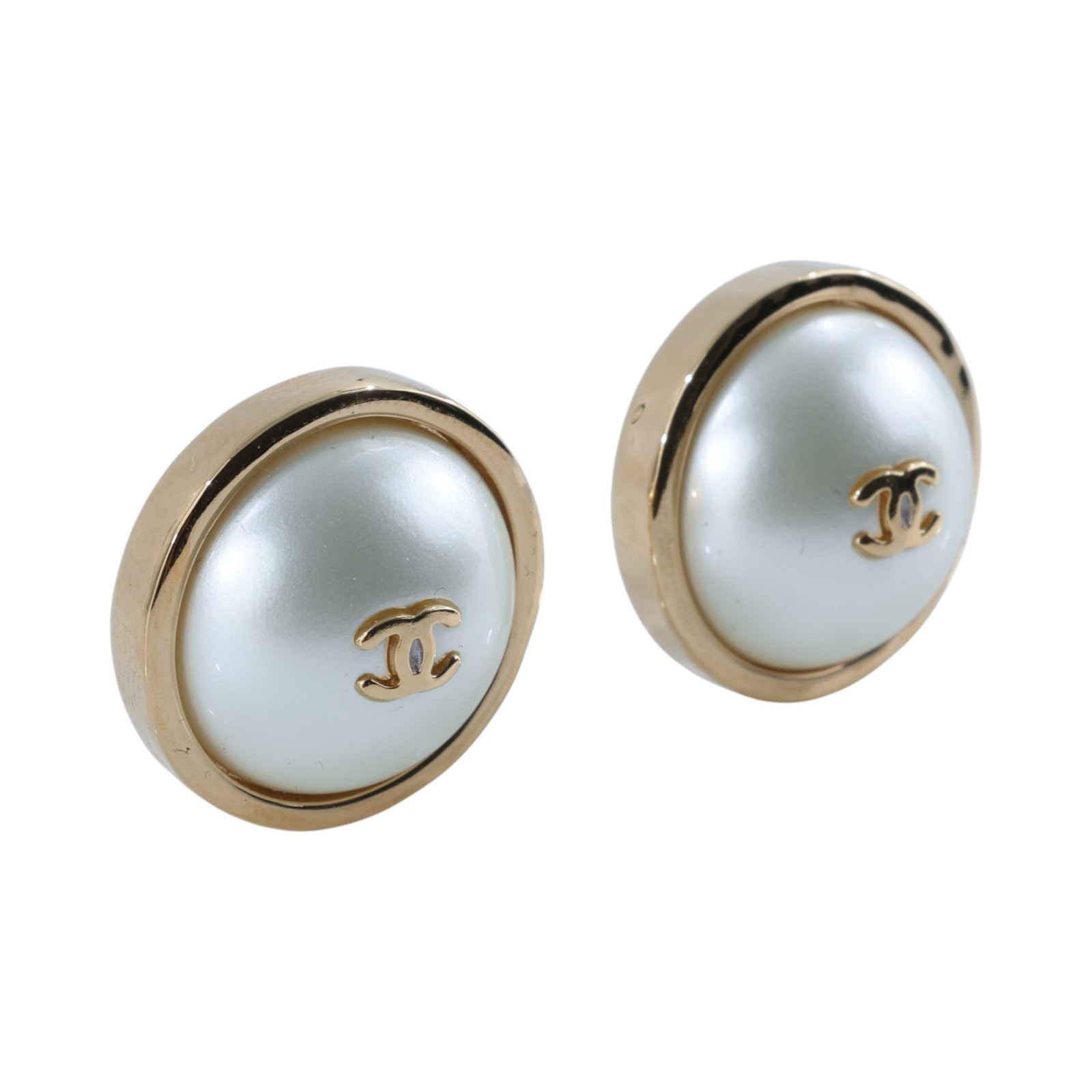 香奈兒 CHANEL 耳釘式耳環 Stud Earrings ABH732 B24774B26 A 金色珍珠圓盤耳夾 原廠盒子/底襯