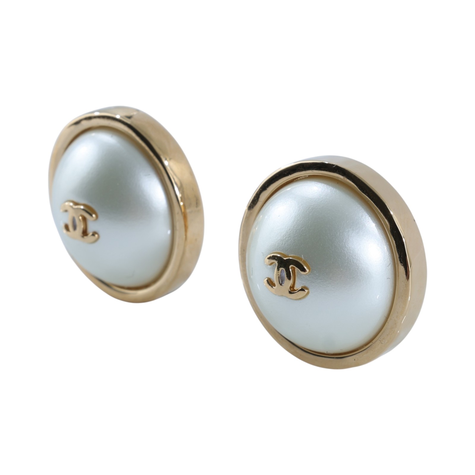 香奈兒 CHANEL 耳釘式耳環 Stud Earrings ABH732 B24774B26 A 金色珍珠圓盤耳夾 原廠盒子/底襯