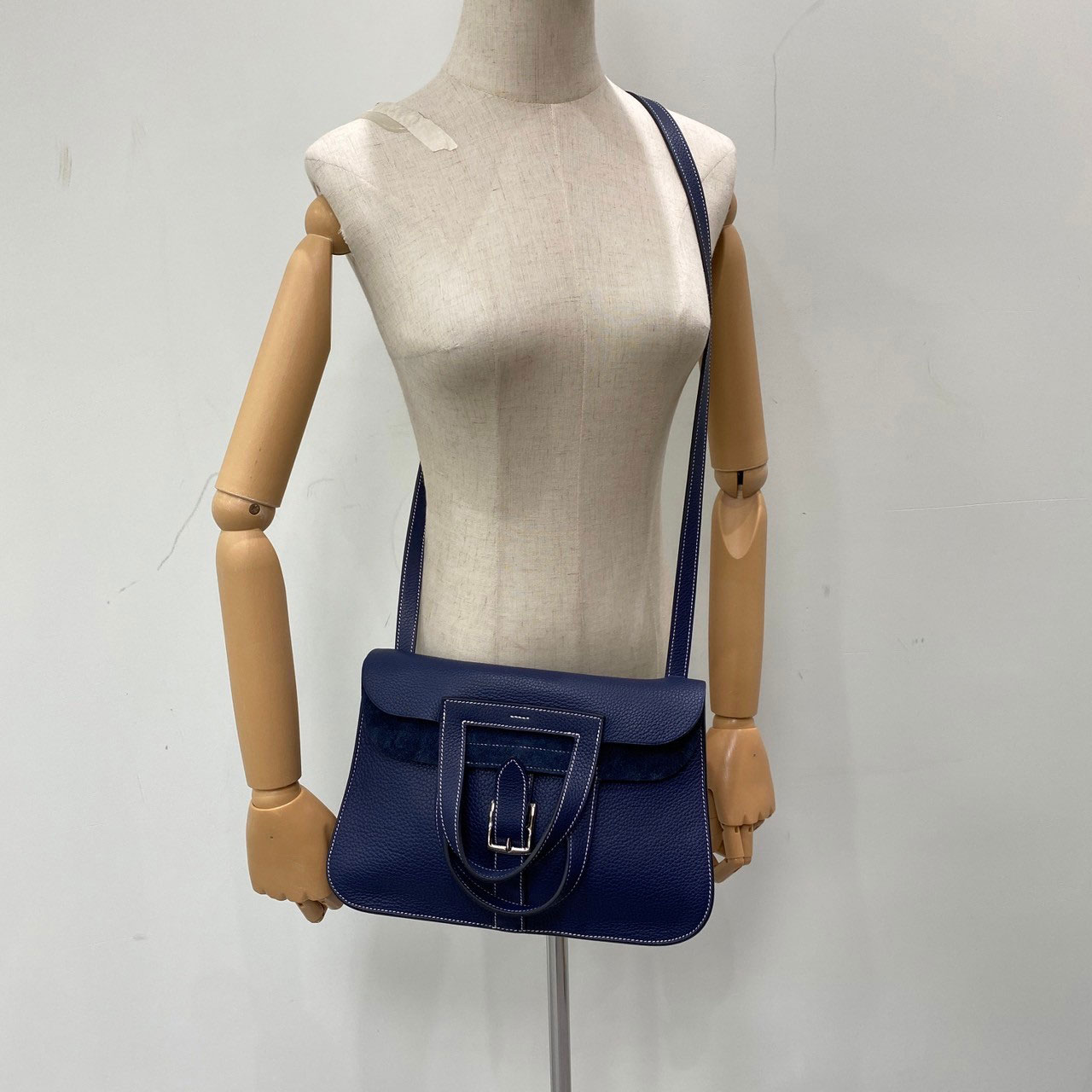 愛馬仕 Hermès Halzan 31 牛皮手拿 手提 肩背 斜背包 HZ31 □R刻 藍HALZAN31 防塵袋/背帶