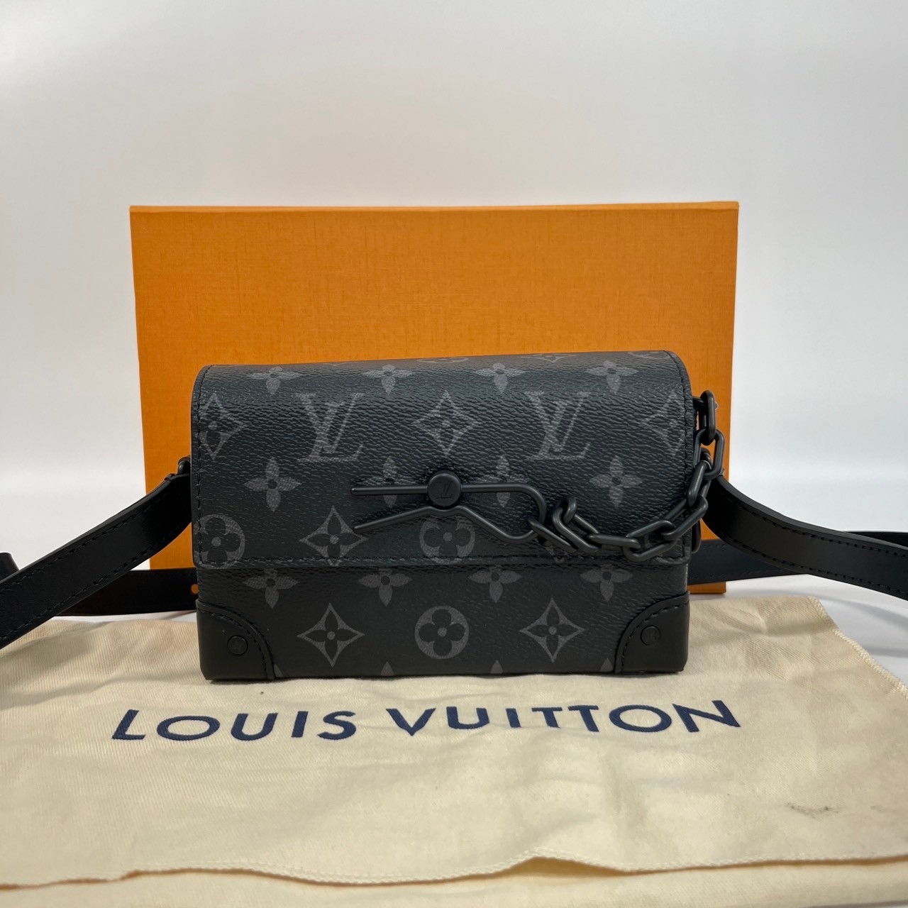 路易威登 LOUIS VUITTON Steamer 隨身錢包 肩背 Eclipse塗層帆布 黑色 M81783 晶片款 黑原花Steamer 原廠盒子/防塵袋