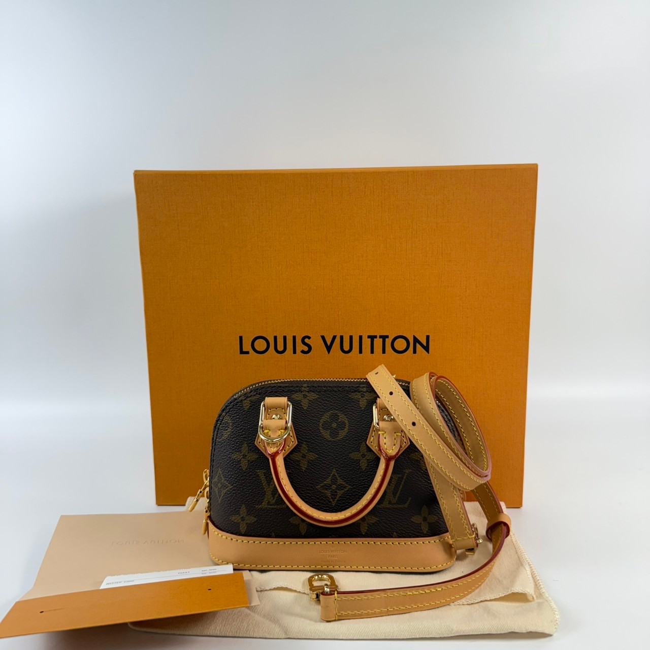 路易威登 LOUIS VUITTON Nano Alma 貝殼包 經典帆布 M82717 晶片款 原花Nano Alma 原廠盒子/防塵袋/購買證明/背帶