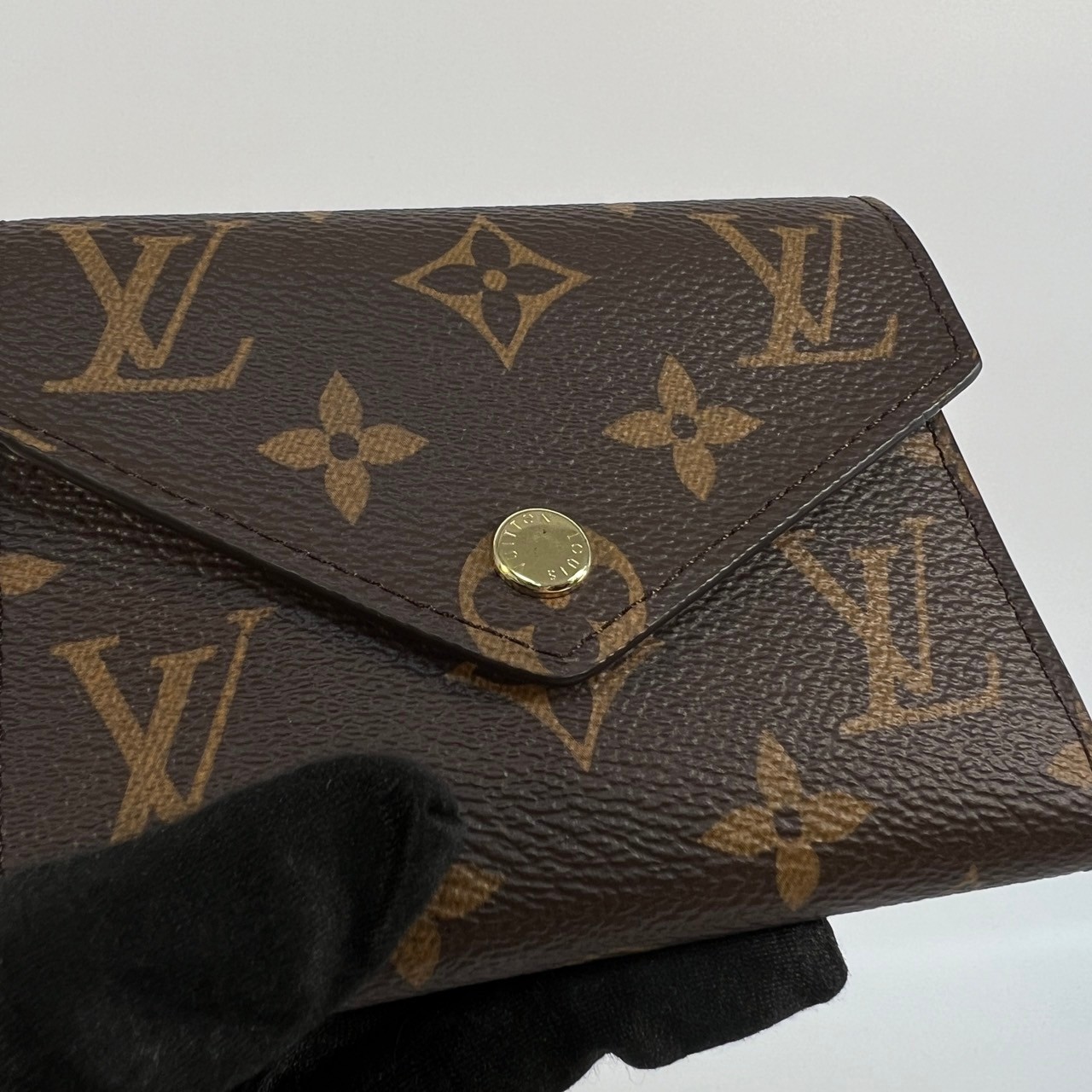 路易威登 LOUIS VUITTON Victorine 錢包 塗層帆布 紫紅色 M41938 晶片款 紫紅色Victorine 錢包 原廠盒子/防塵袋