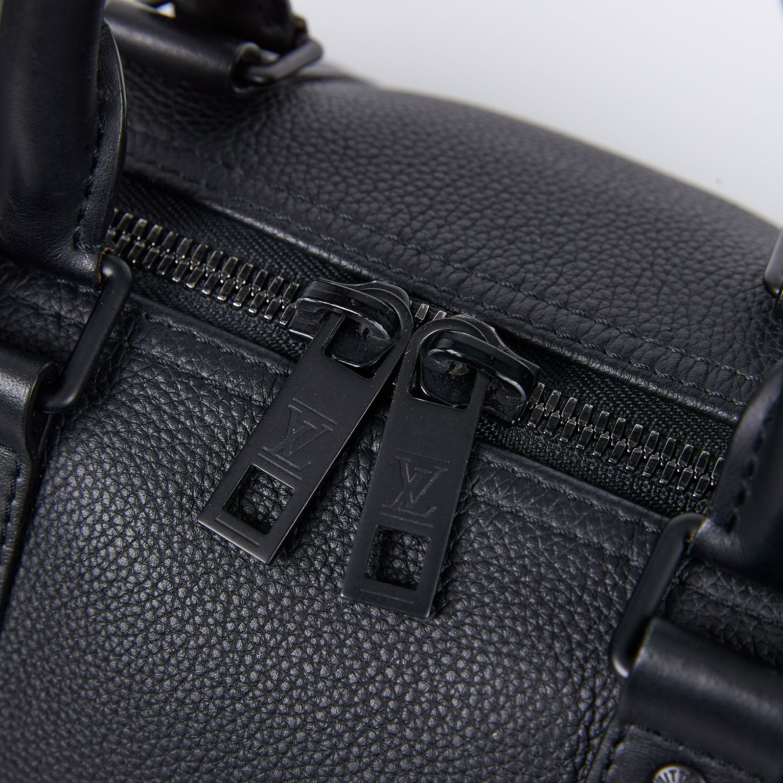 路易威登 LOUIS VUITTON Keepall Bandouliere 40 手提 肩背 波士頓包 M57088  原廠盒子/背帶