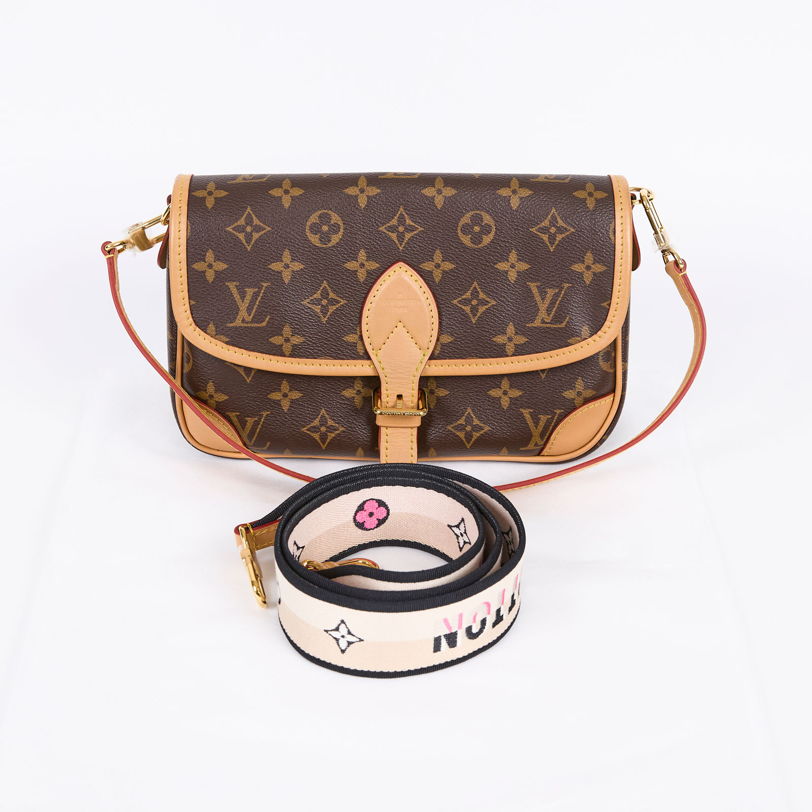 路易威登 LOUIS VUITTON Diane 腋下包法棍 單肩背包 經典帆布 M45985 晶片款 原花DIANE肩背包 背帶2