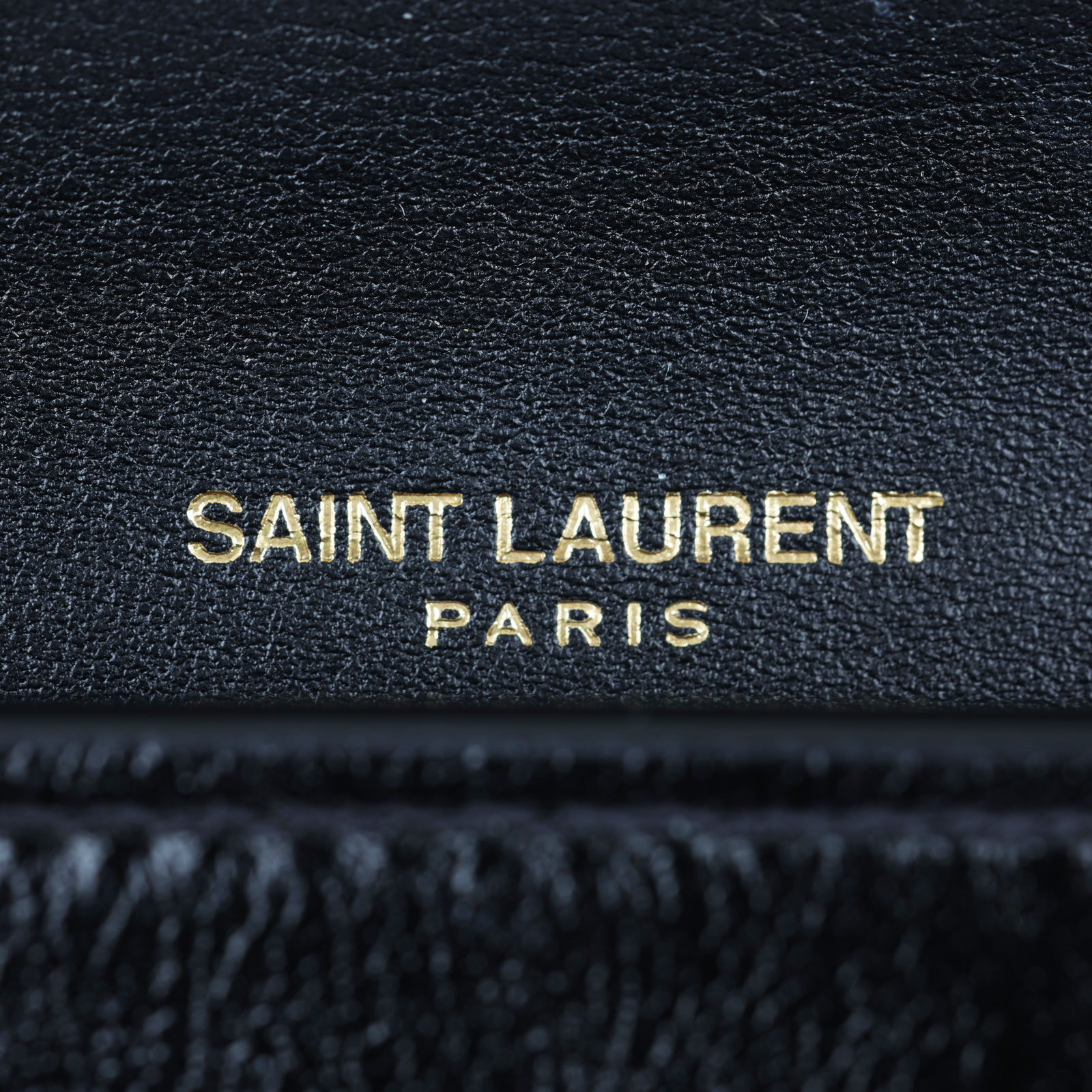 聖羅蘭 YSL SAINT LAURENT Uptown 粒面壓紋皮革 鏈條錢包 6077881GF0J 黑LOGO信封鍊包 原廠盒子/內袋