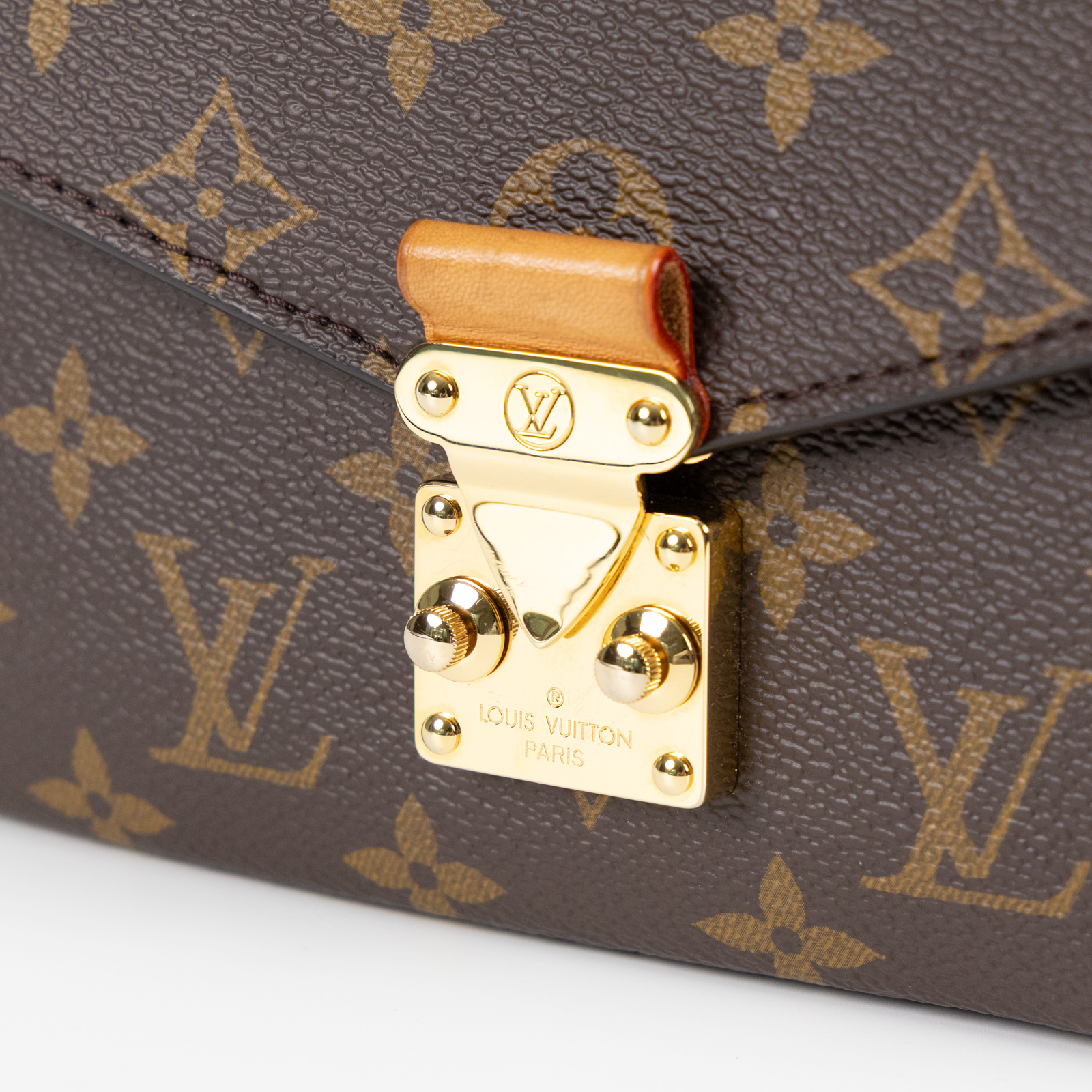 路易威登 LOUIS VUITTON Pochette Métis East West 老花 鏈條 郵差包 腋下單肩包 M46279 晶片款  原廠盒子/防塵袋/購買證明