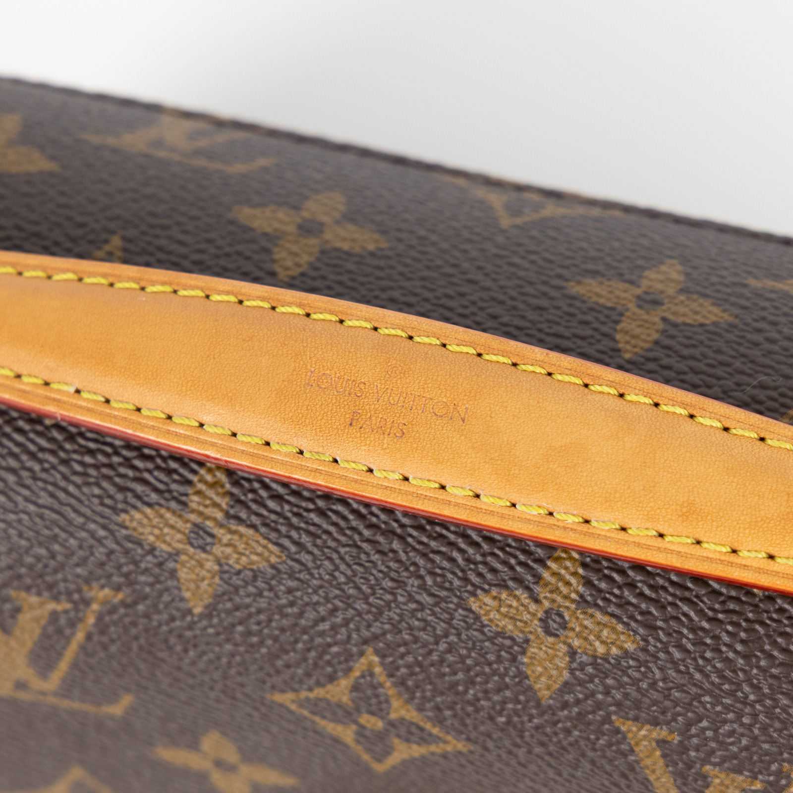 路易威登 LOUIS VUITTON Pochette Métis East West 老花 鏈條 郵差包 腋下單肩包 M46279 晶片款  原廠盒子/防塵袋/購買證明
